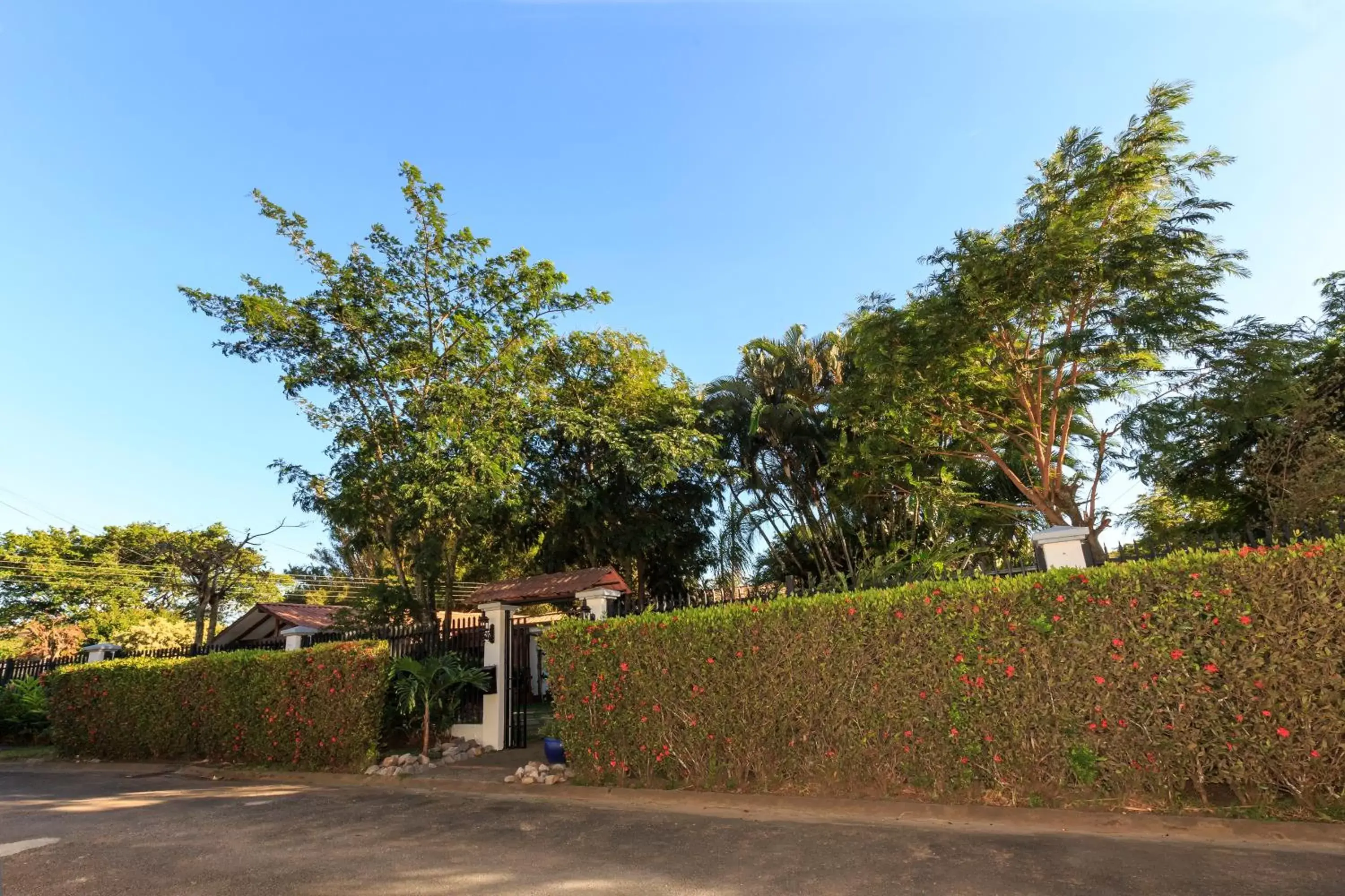 Facade/entrance, Neighborhood in Casa María Aeropuerto B&B