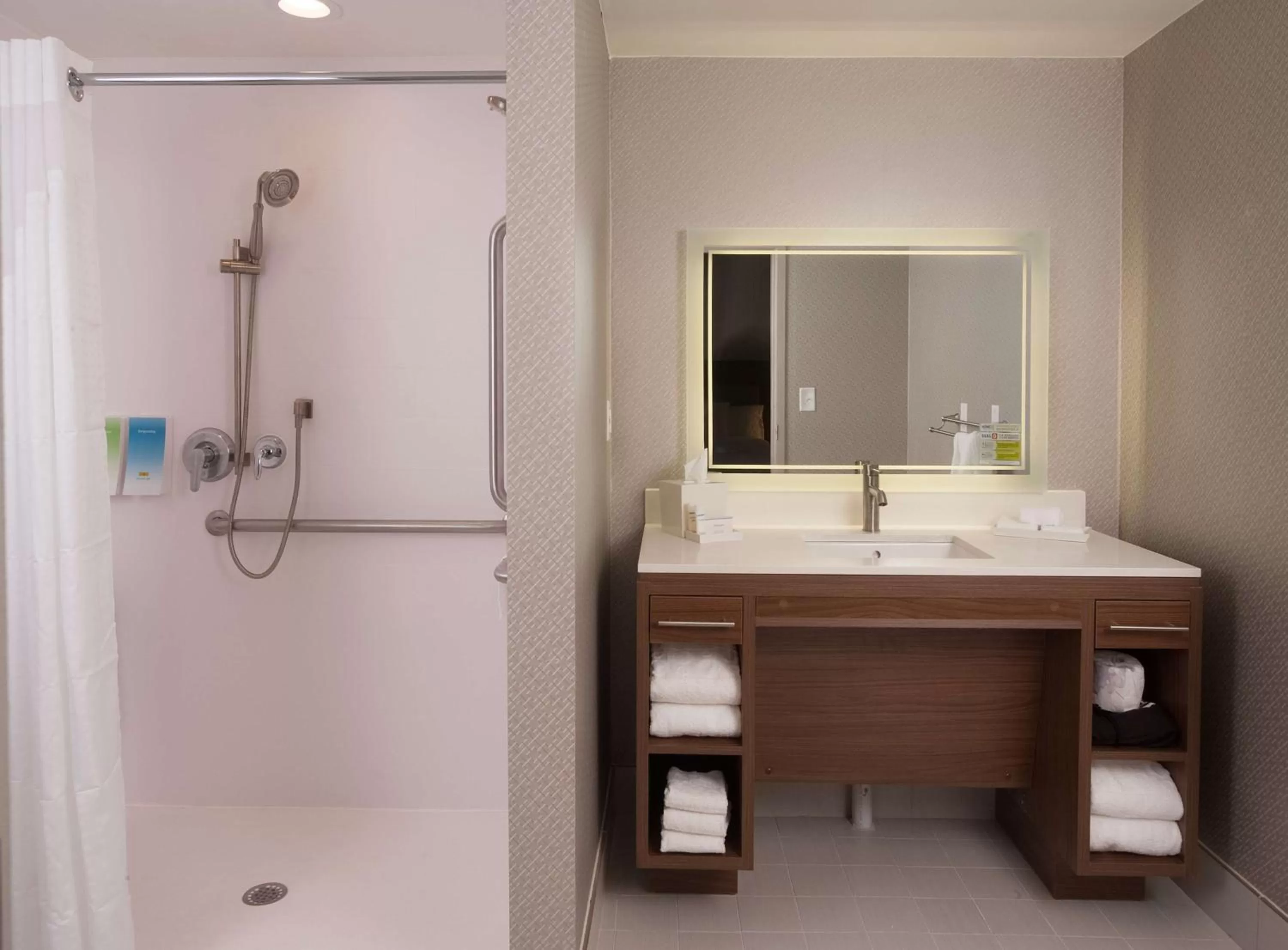 Bathroom in Home2 Suites By Hilton Atlanta Perimeter Center