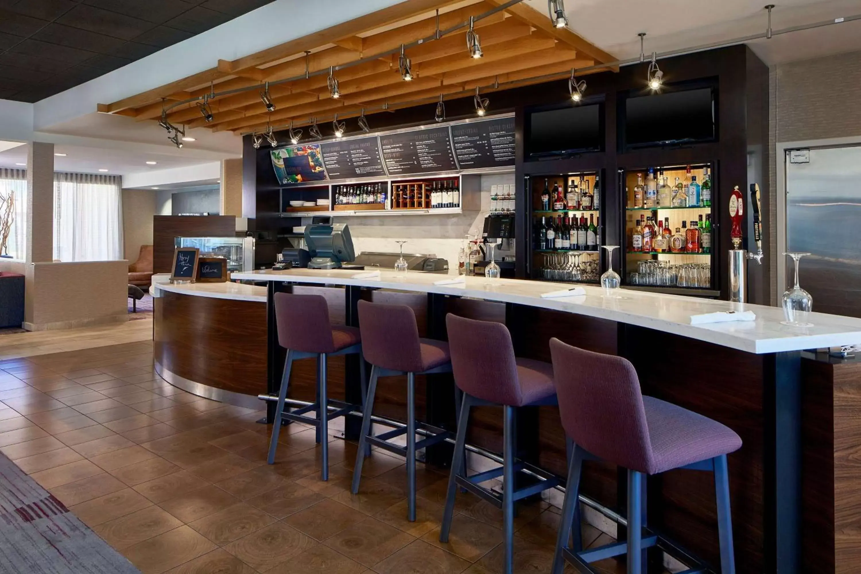Lounge or bar, Lounge/Bar in Sonesta Select Raleigh Durham Airport Morrisville