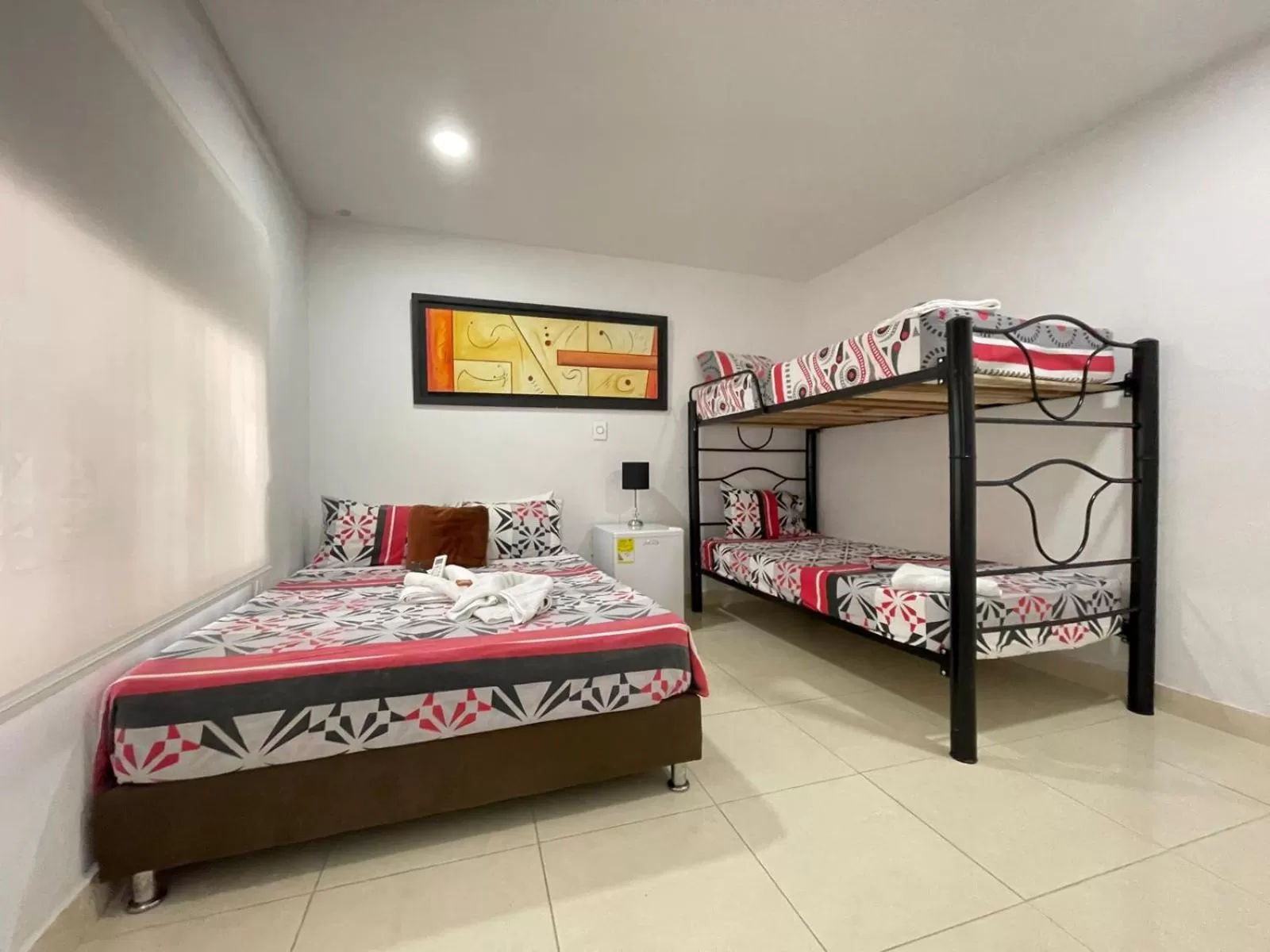 Photo of the whole room, Bed in Lindos apartaestudios y habitaciones en Ibague