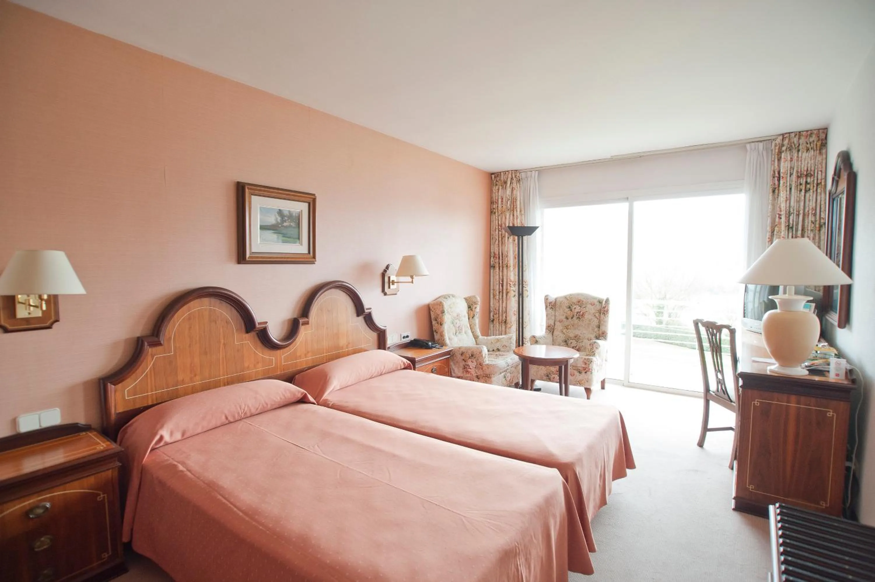 Bed in Hotel Riu Fluviá