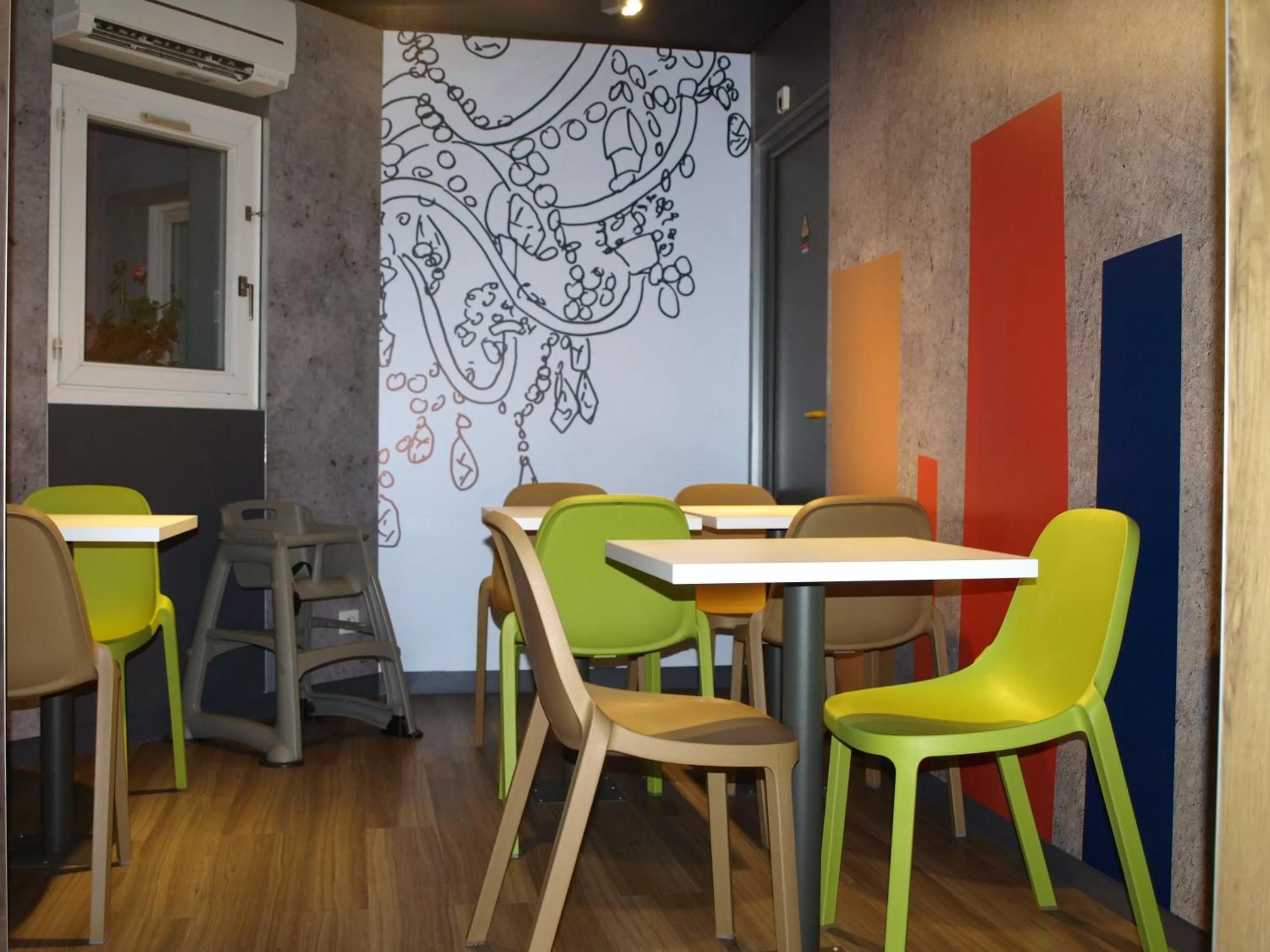 Restaurant/places to eat in Ibis budget Dunkerque Grande Synthe