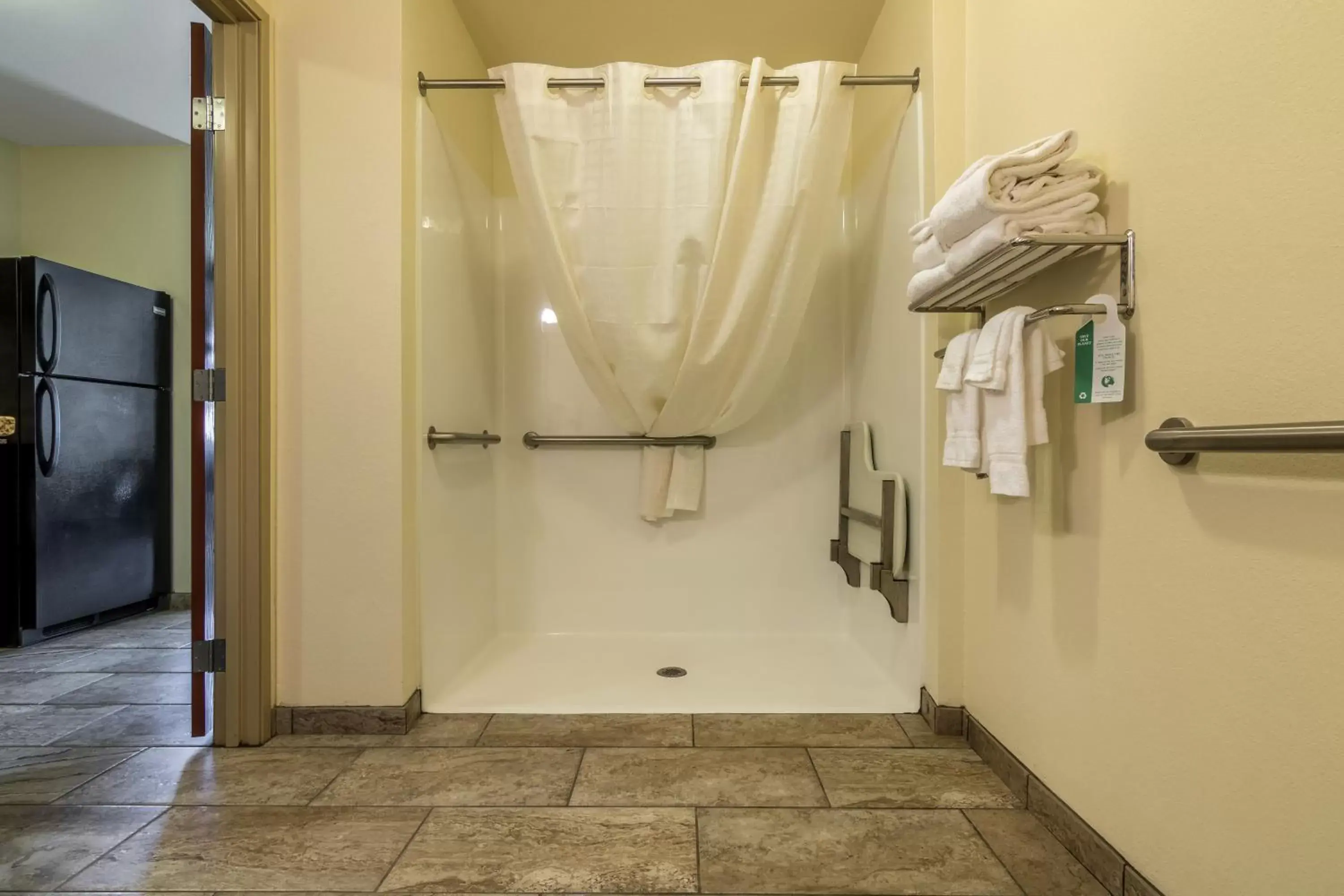 Bathroom in Cobblestone Inn & Suites - Barron