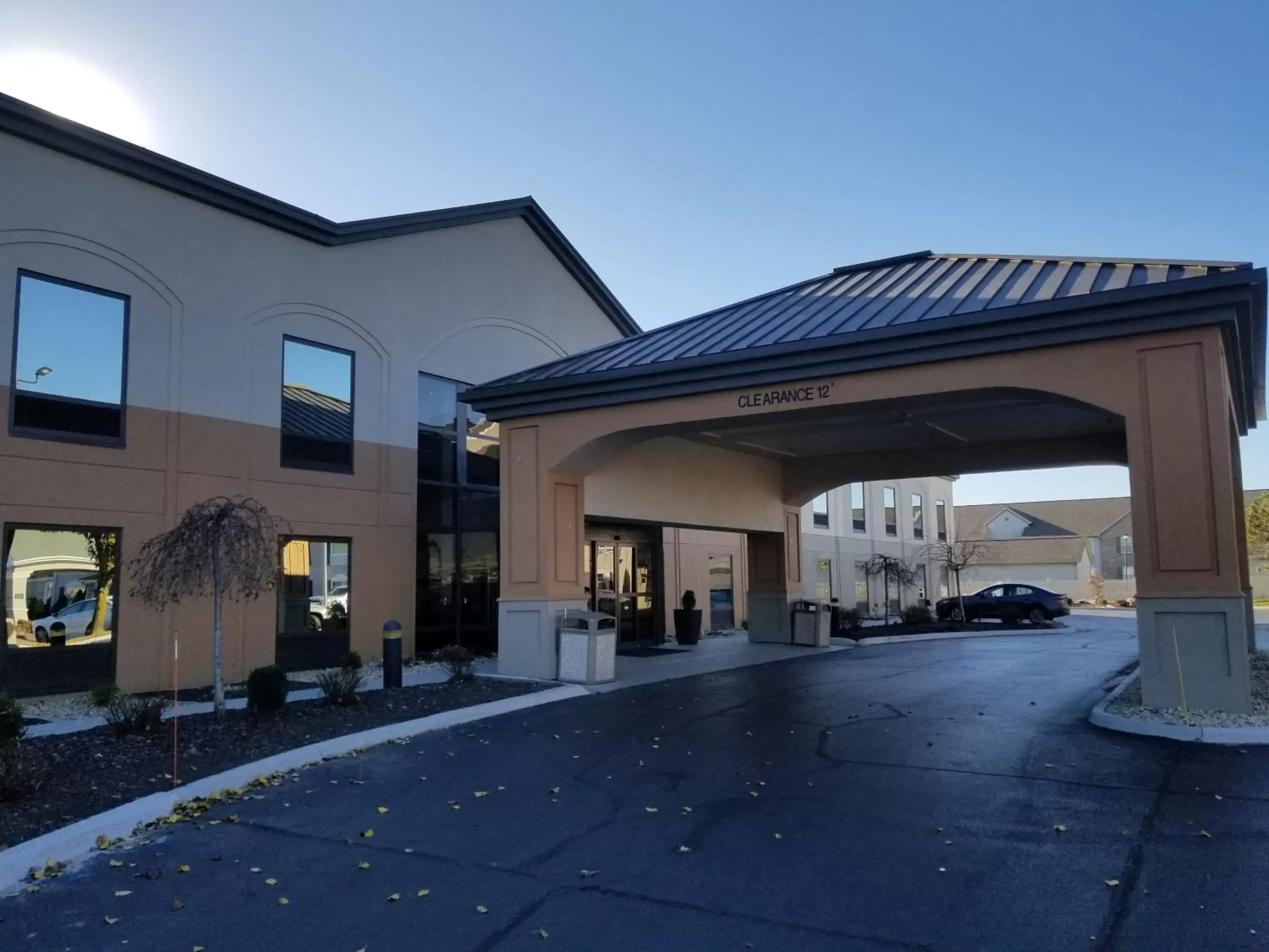 Facade/entrance, Property Building in Best Western Suites Columbus