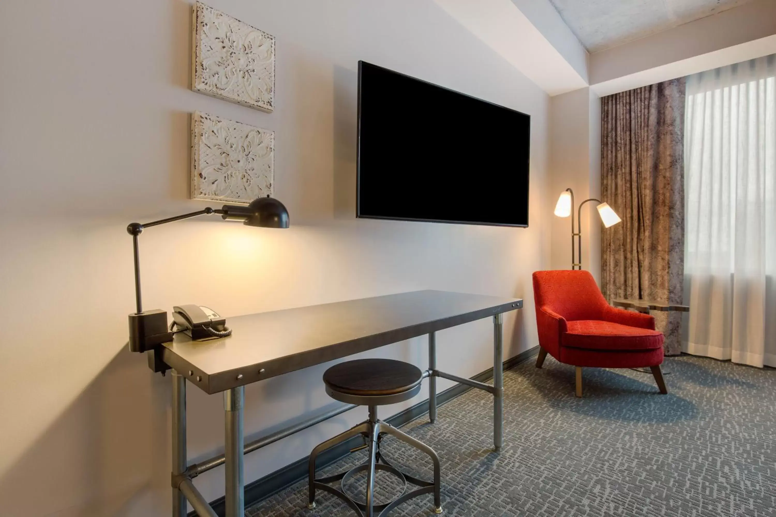 TV and multimedia, TV/Entertainment Center in Cambria Hotel Nashville Downtown