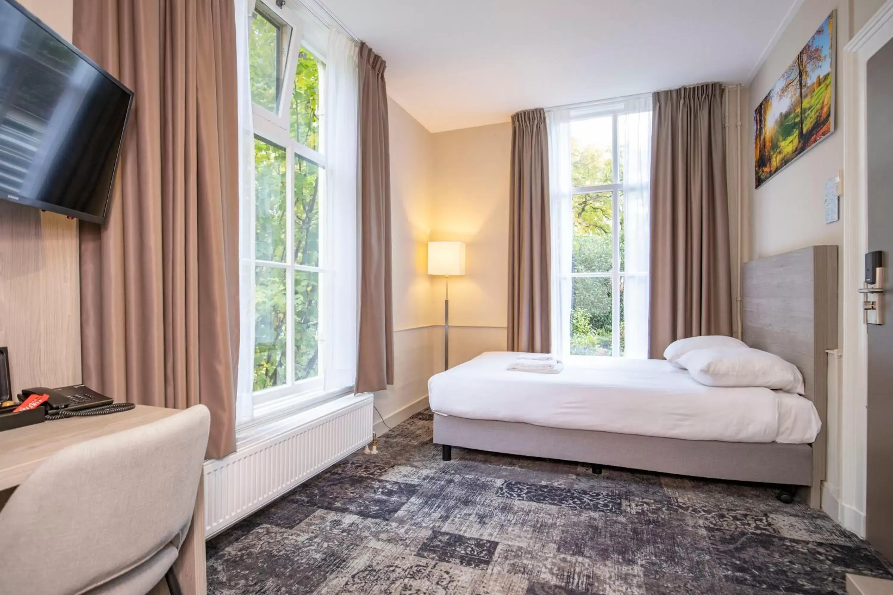 Photo of the whole room, Bed in Fletcher Hotel Landgoed Huis te Eerbeek