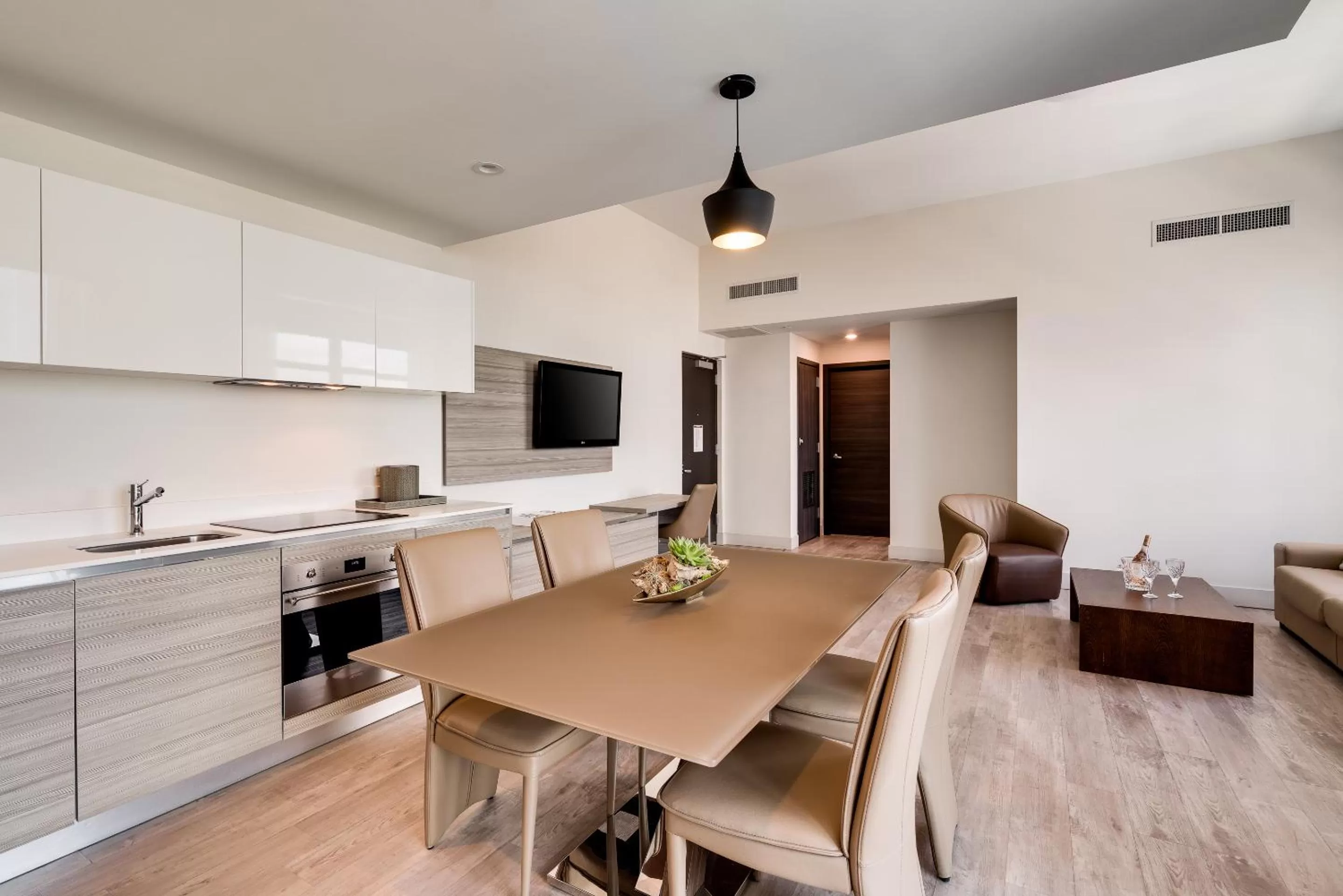 Kitchen or kitchenette in Costa Hollywood Beach Resort - An All Suite Hotel