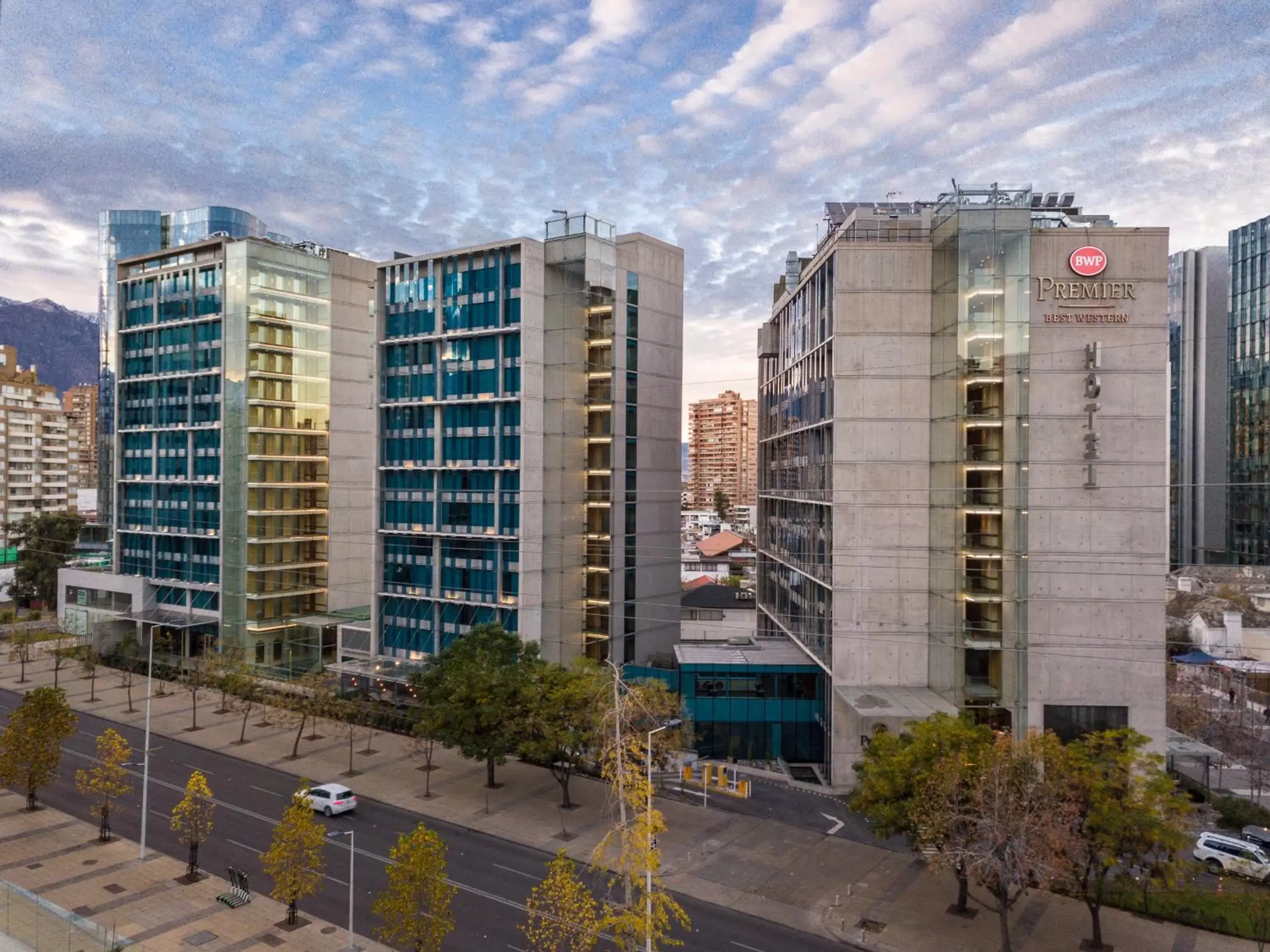 Property building in Best Western Premier Marina Las Condes