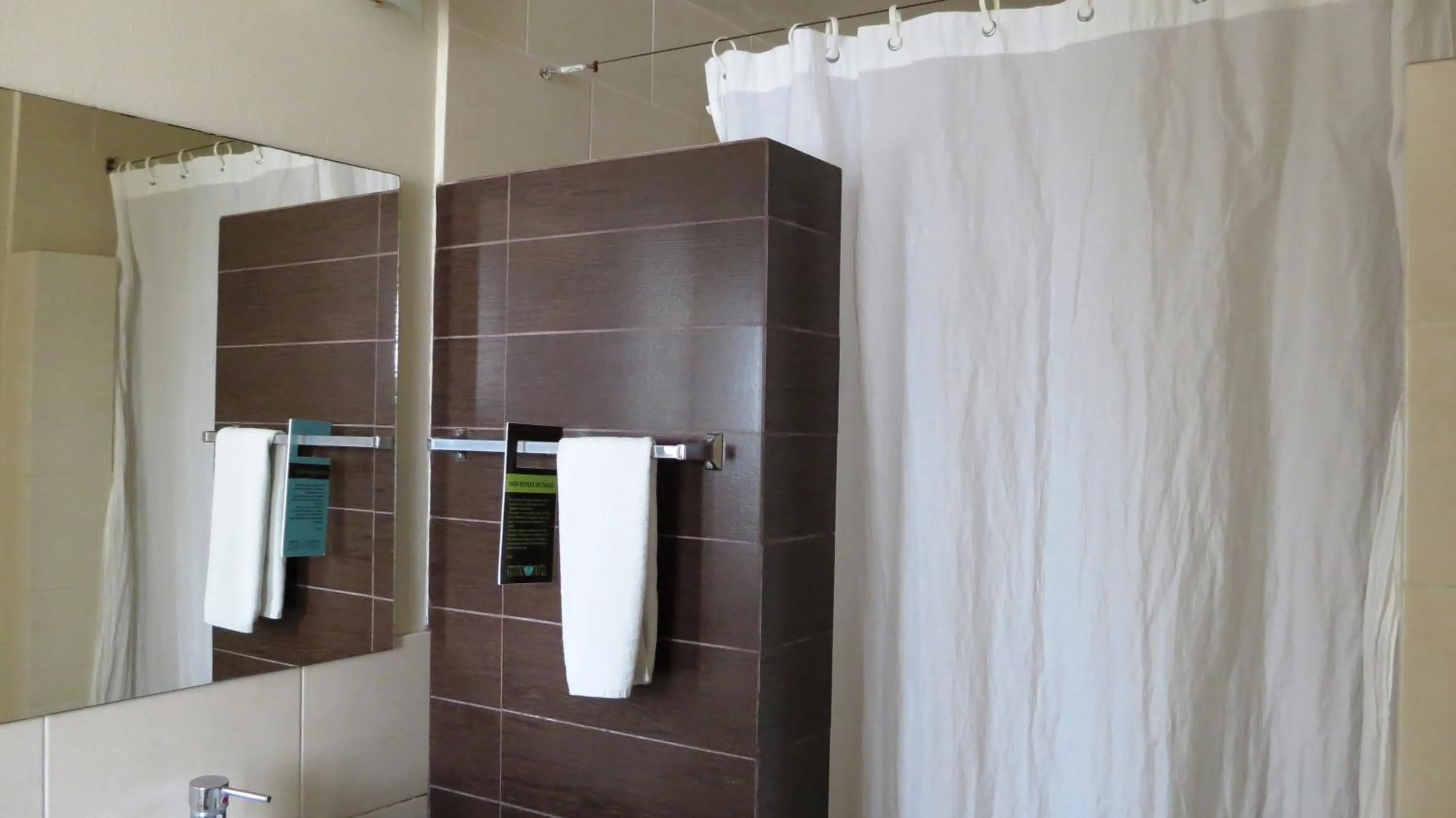 Bathroom in Centro 19 Hotel