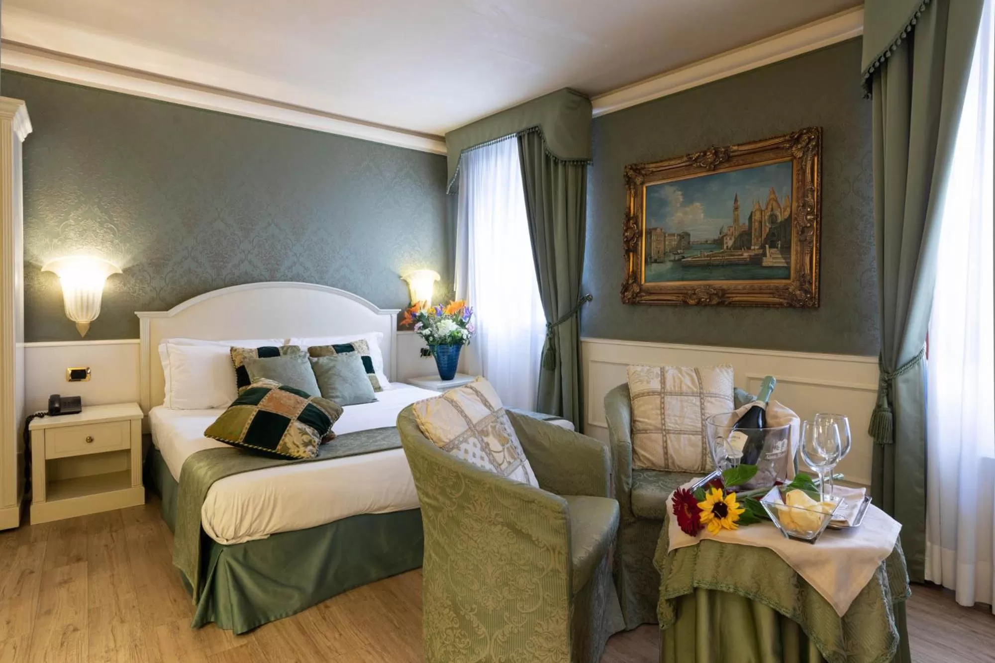 Photo of the whole room, Bed in Duodo Palace Hotel