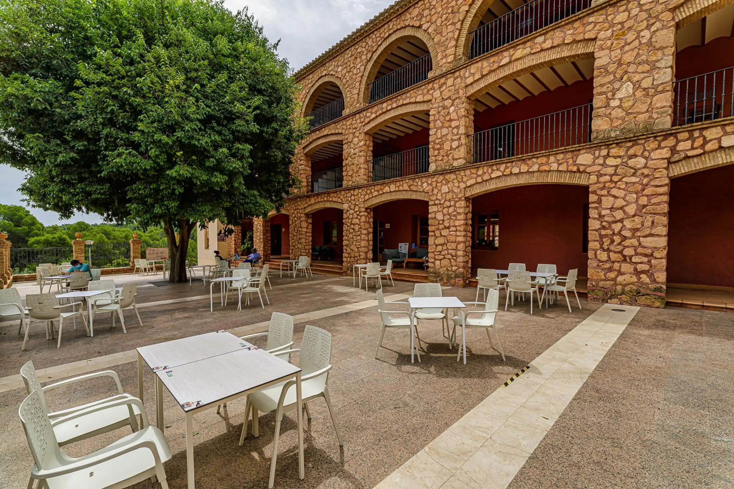 Restaurant/Places to Eat in Jardines de La Santa