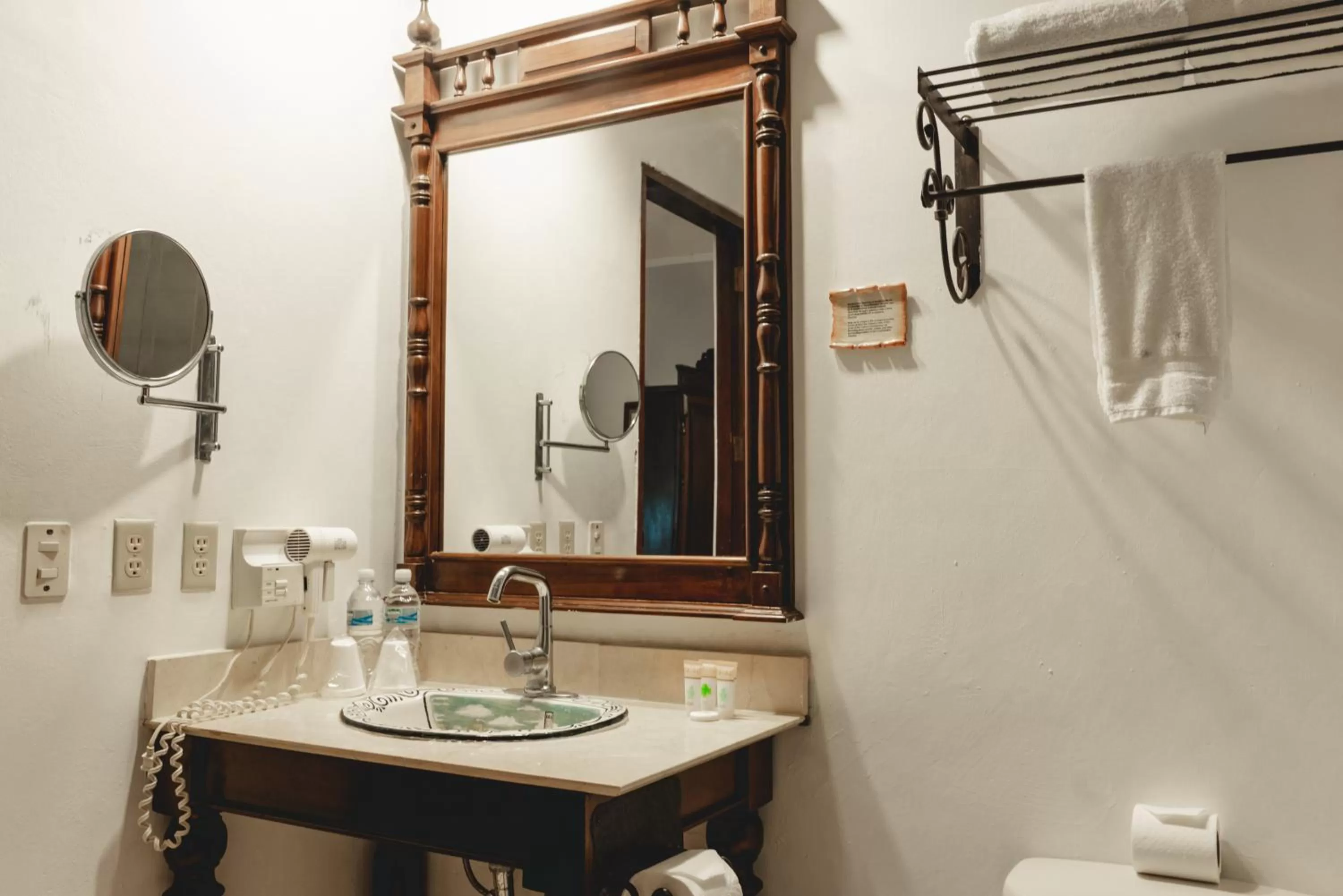 Bathroom in Hotel & Restaurante La Gran Francia