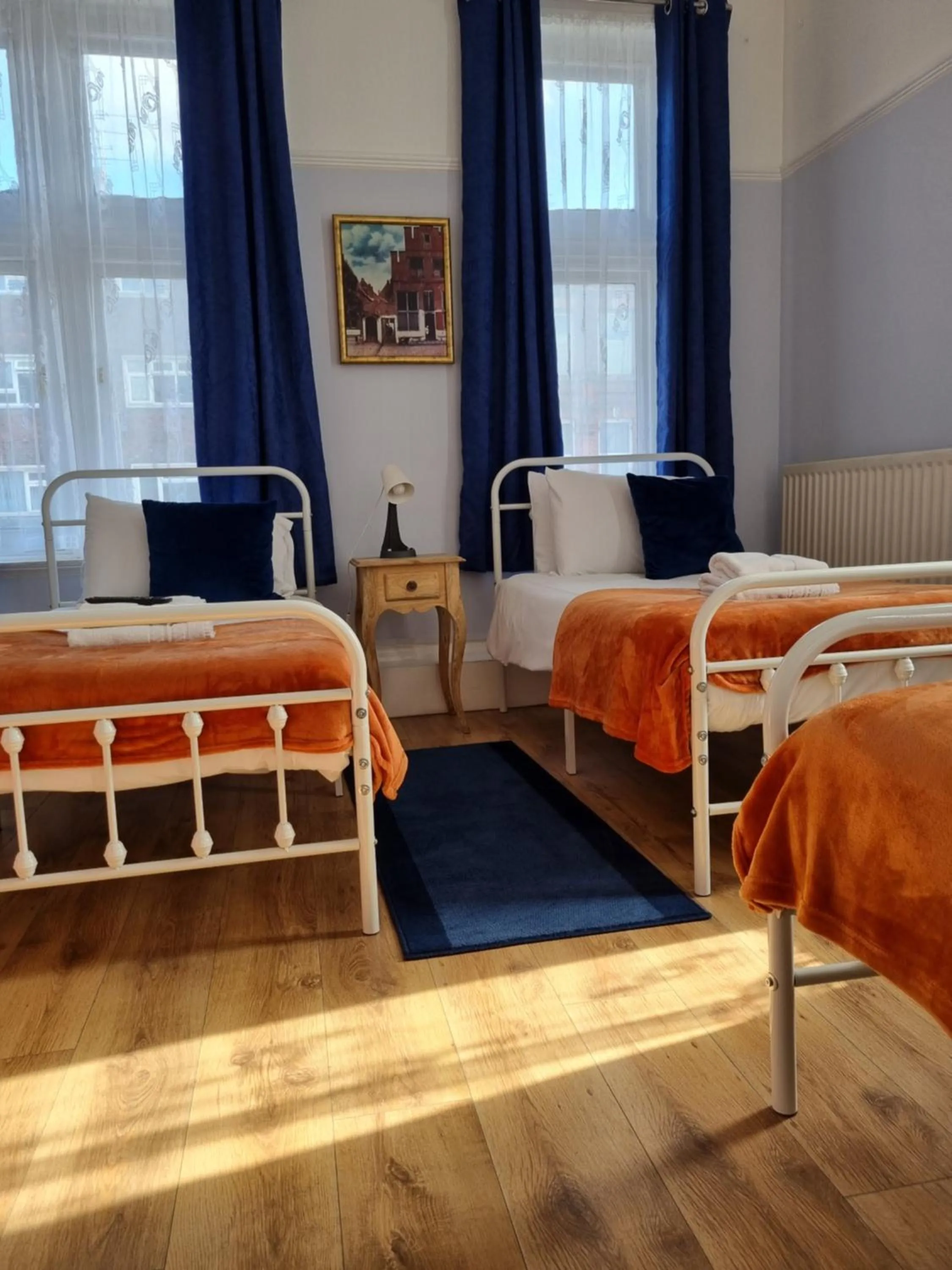 Property building, Bed in The Windmill Hotel