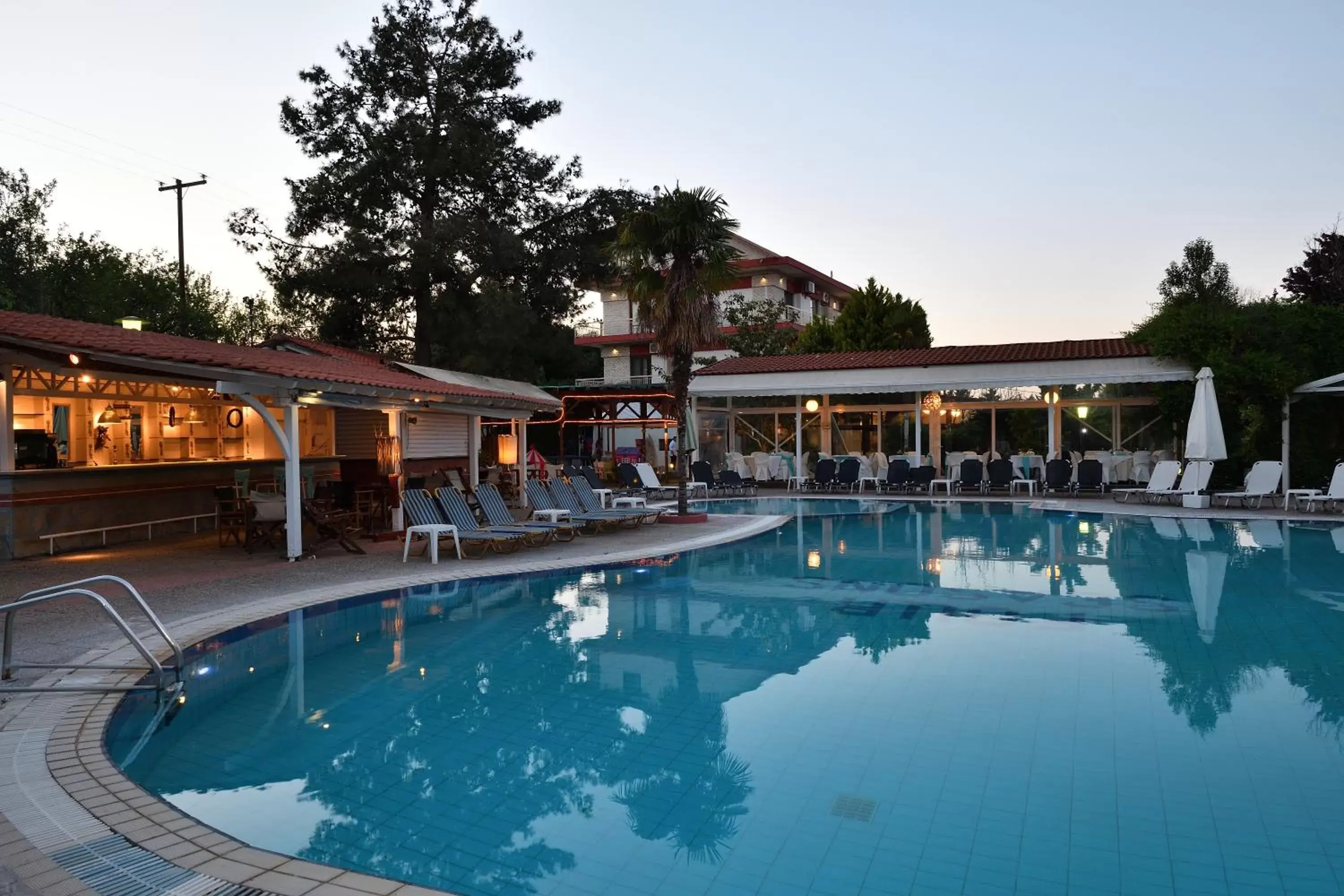 Swimming Pool in Four Seasons Hotel