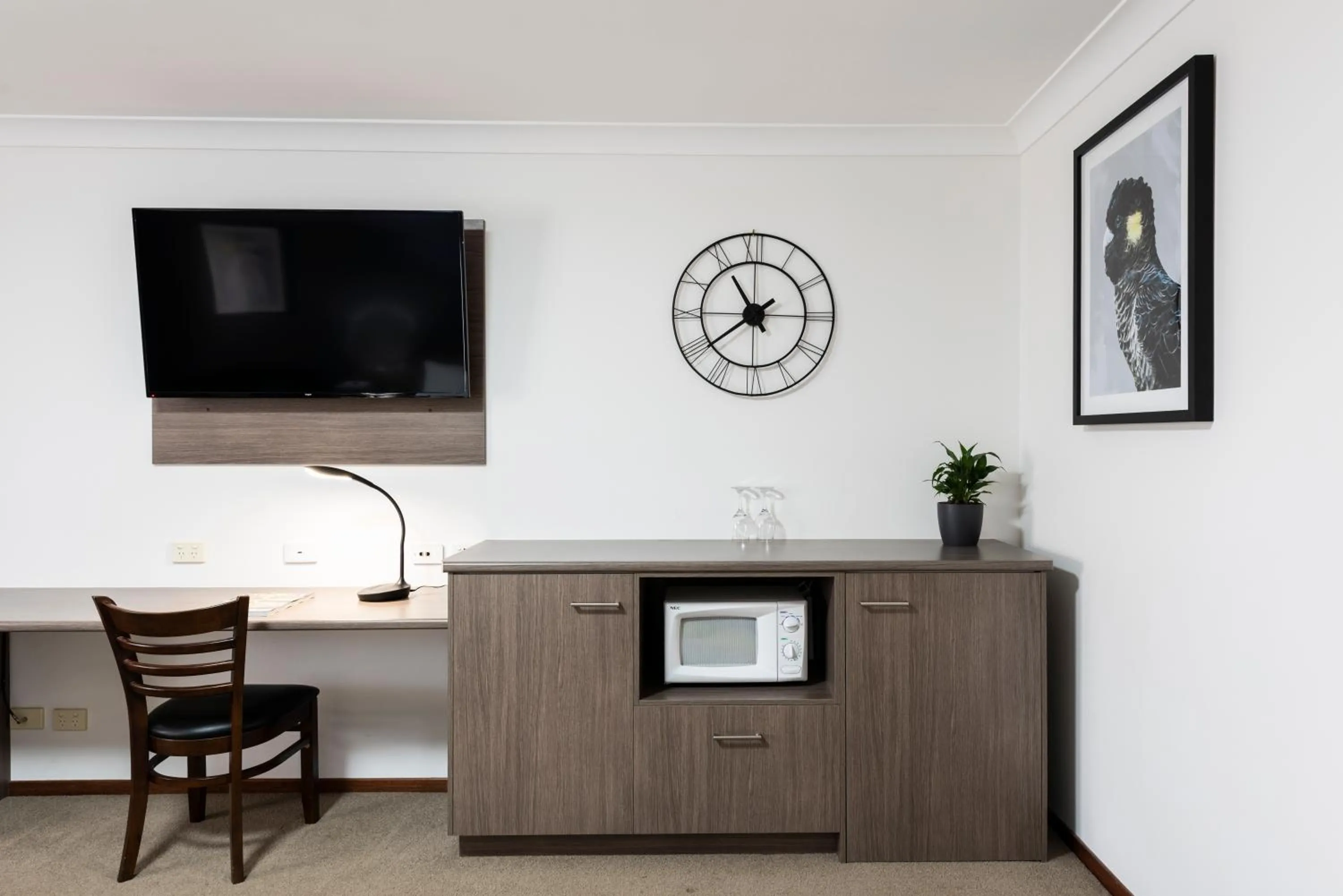 TV and multimedia in Best Western Plus Ambassador Orange