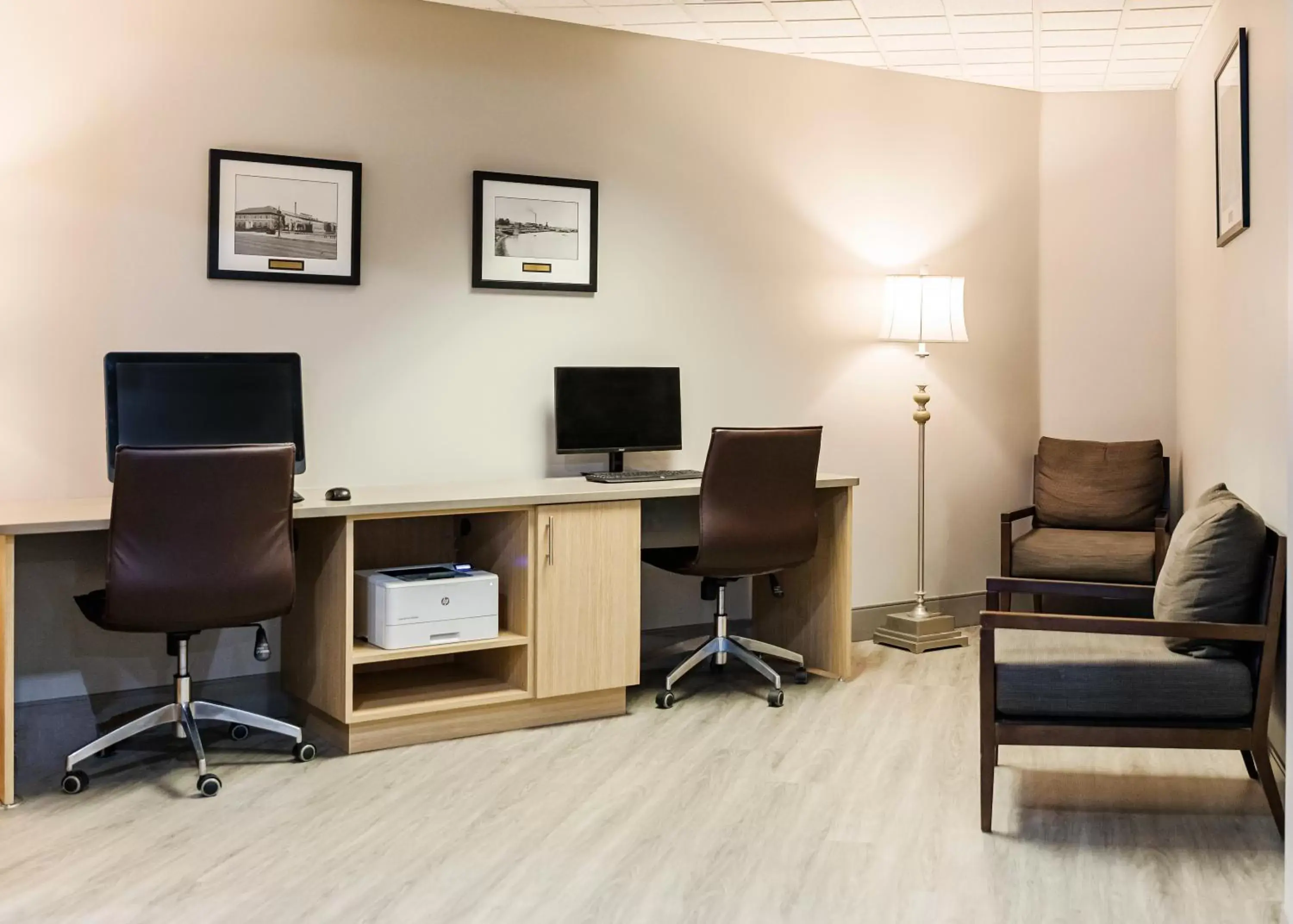 Business facilities in Country Inn & Suites by Radisson, Appleton, WI