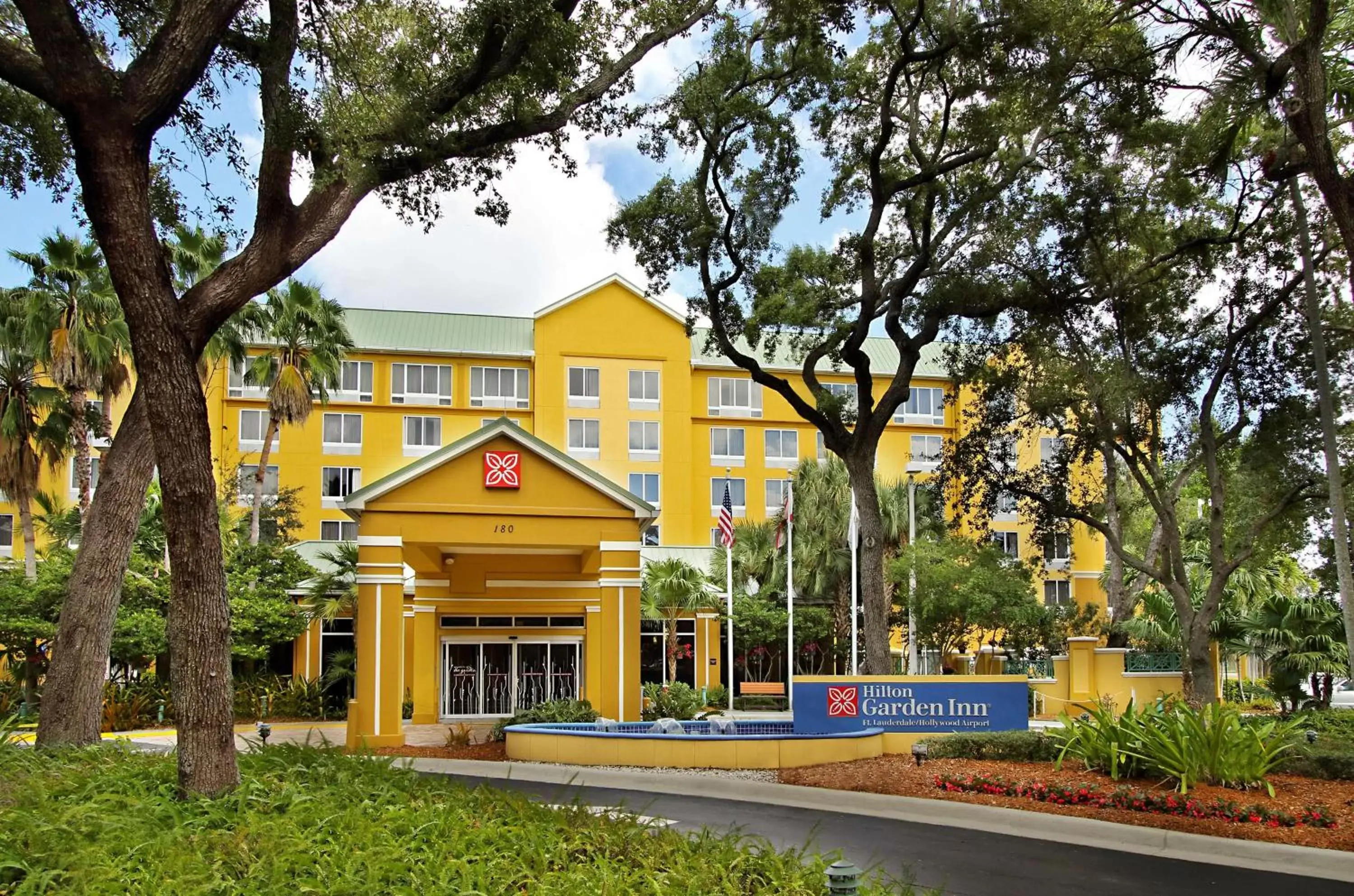 Property Building in Hilton Garden Inn Ft. Lauderdale Airport-Cruise Port