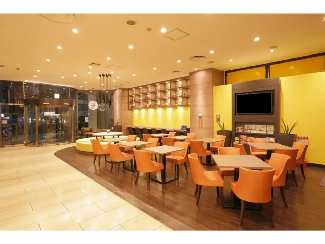 Lobby or reception, Lounge/Bar in Smile Hotel Tokyo Nihonbashi