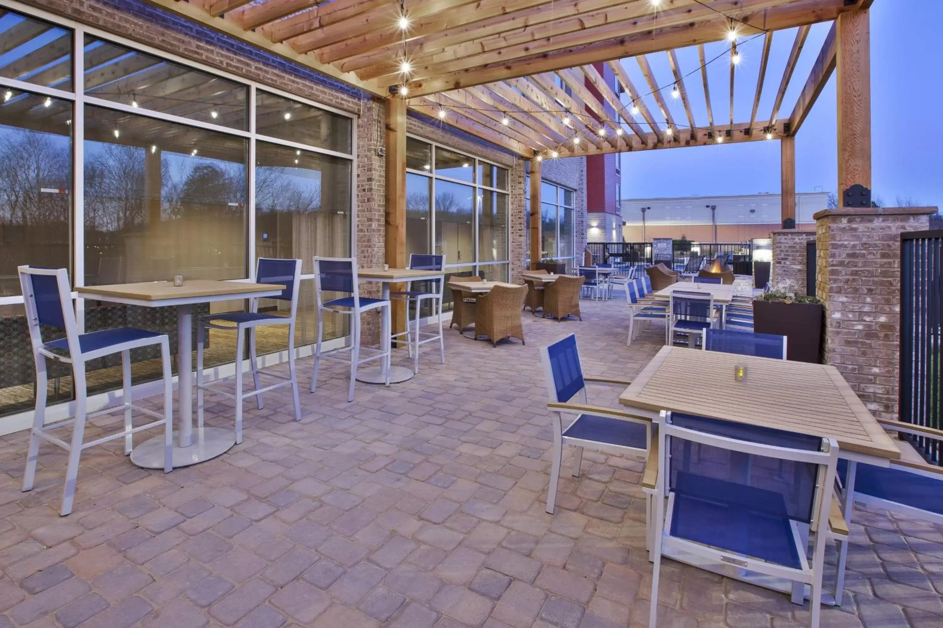 Restaurant/Places to Eat in SpringHill Suites by Marriott Chattanooga North/Ooltewah