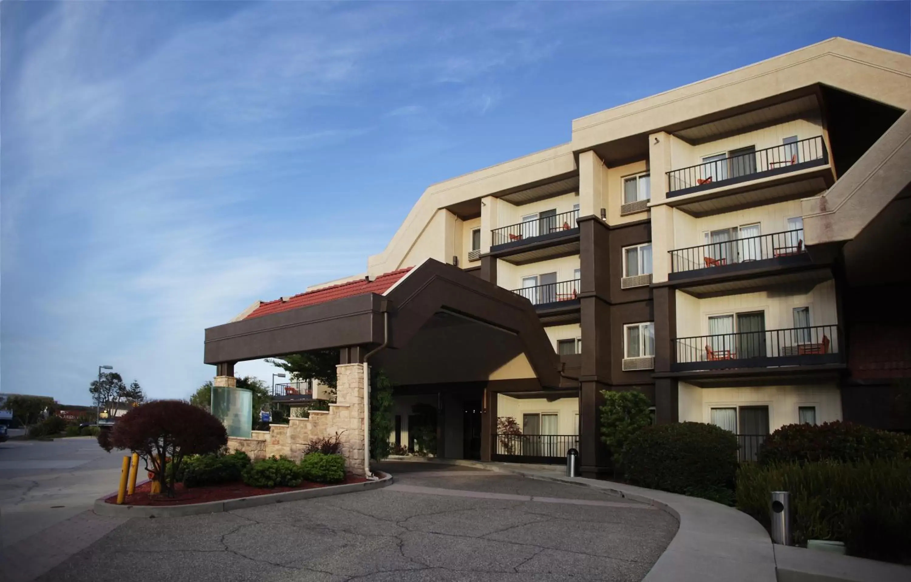 Facade/entrance, Property Building in La Cuesta Inn