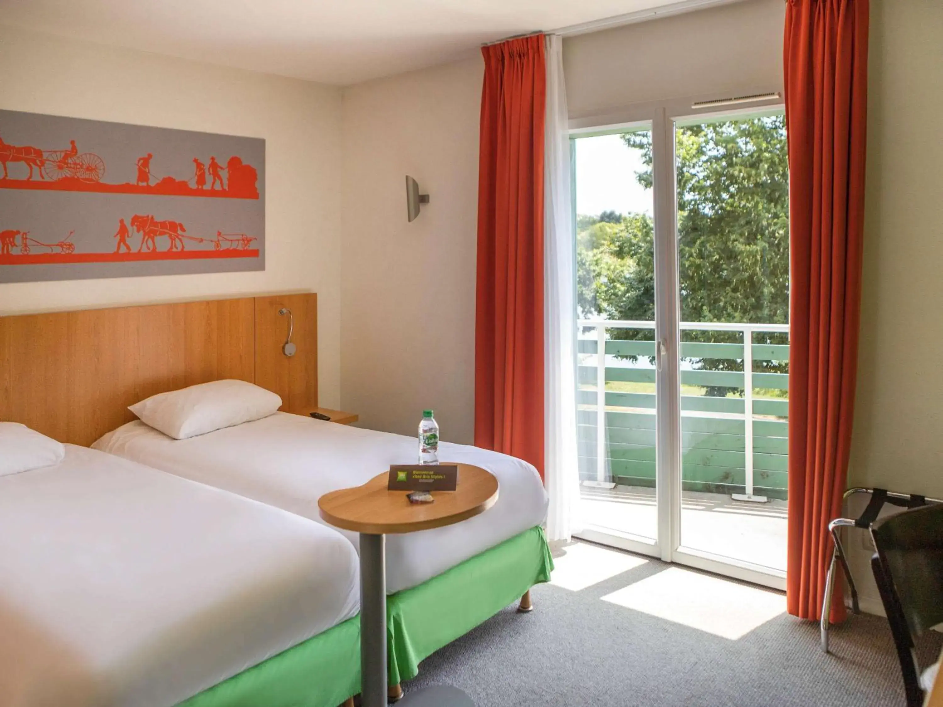 Photo of the whole room, Bed in ibis Styles Bourbon Lancy