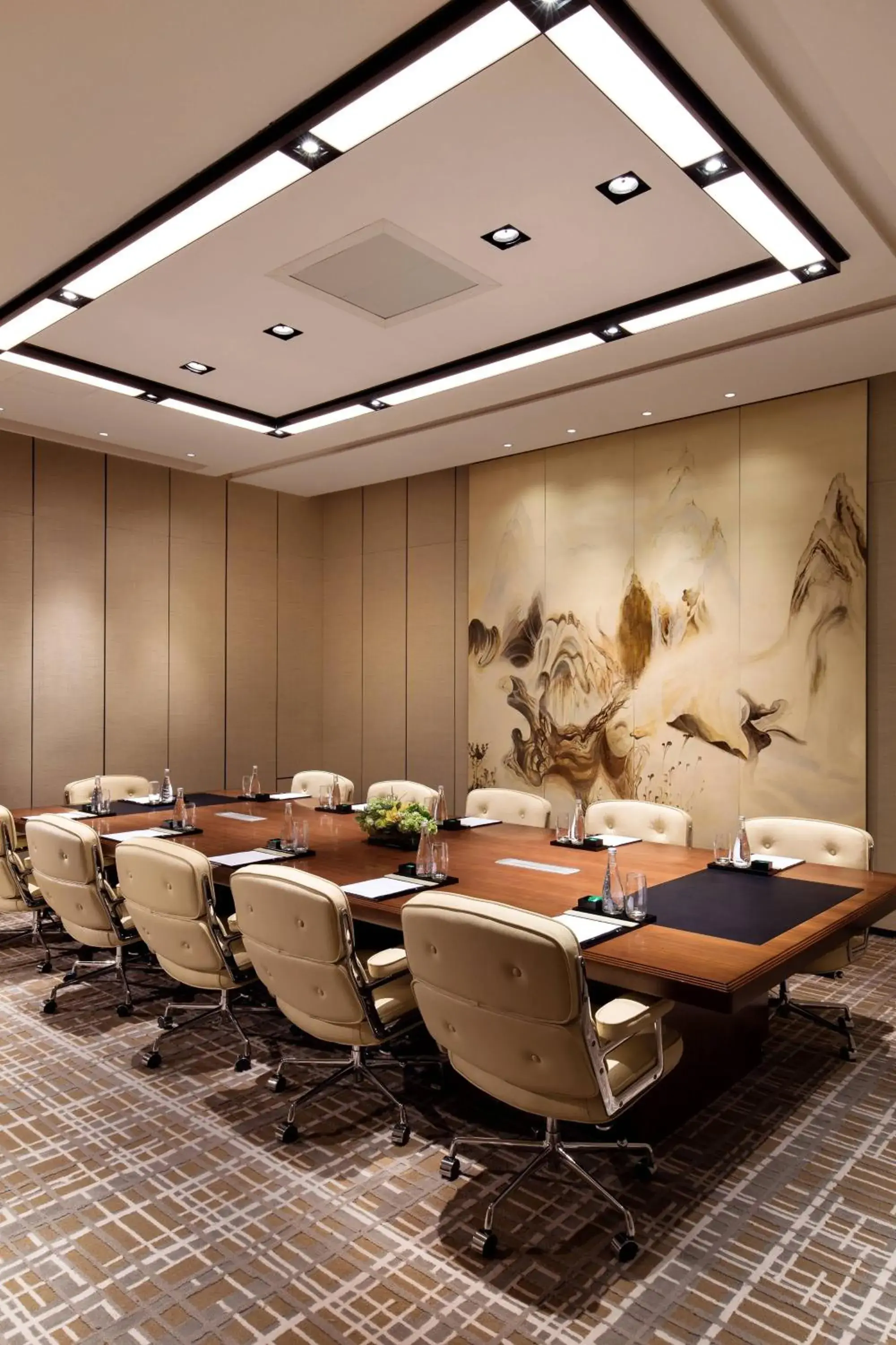 Meeting/conference room in Courtyard by Marriott Zhengzhou East