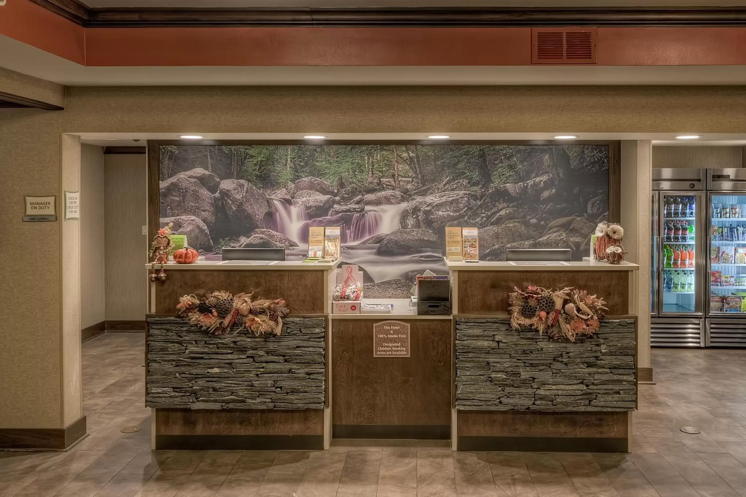 Lobby or reception in La Quinta by Wyndham Pigeon Forge