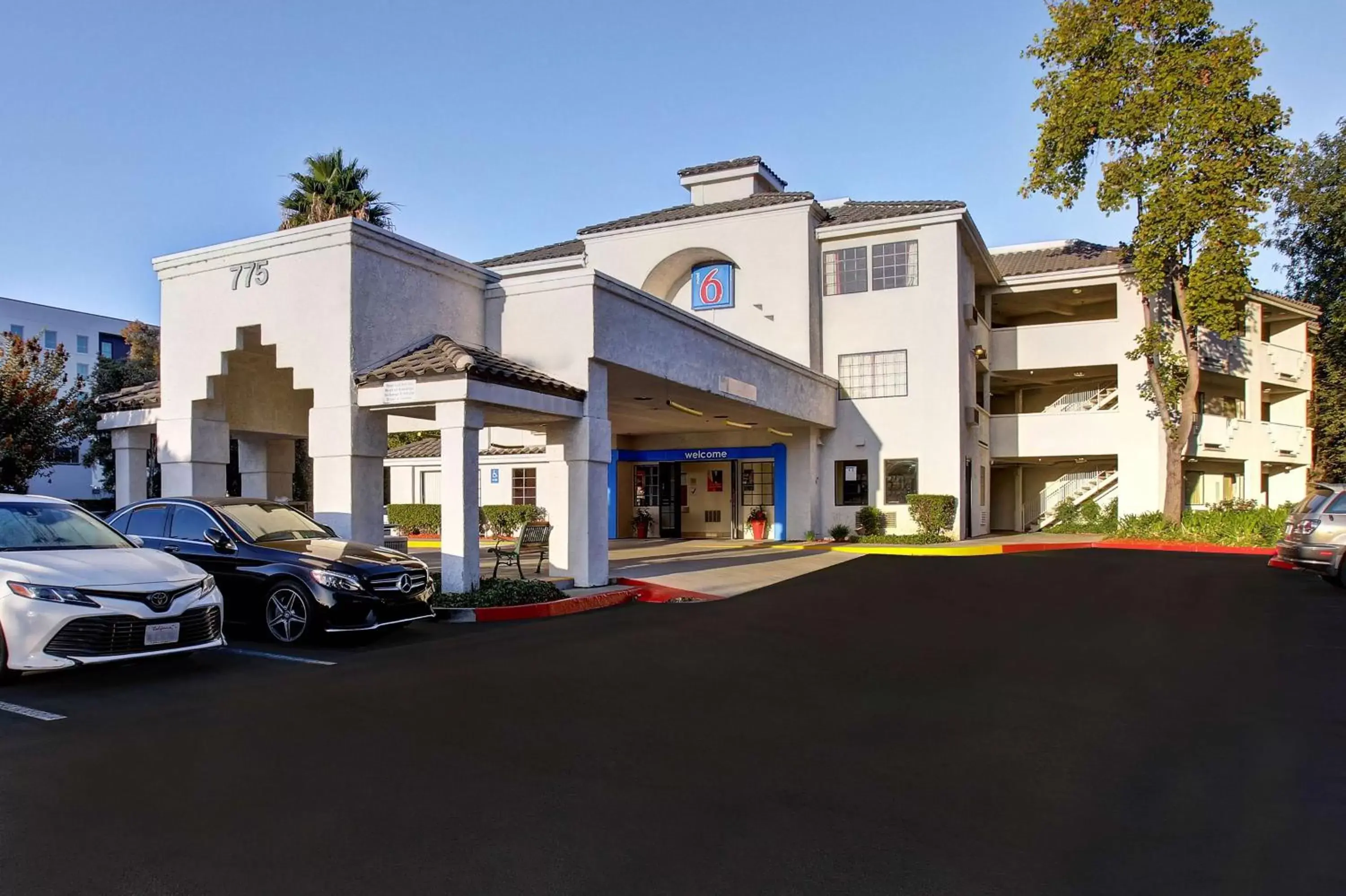 Property Building in Motel 6-Sunnyvale, CA - North