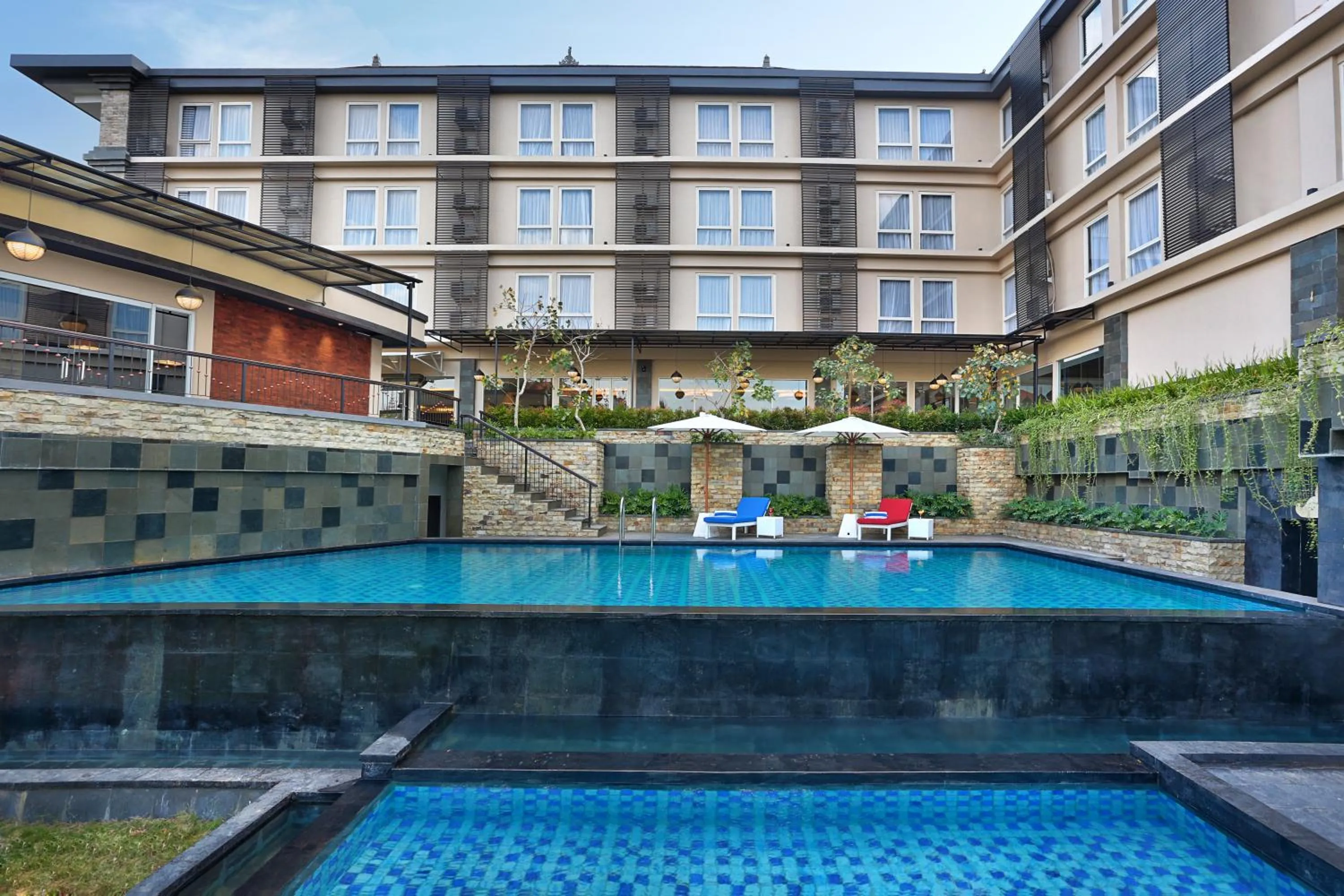 Swimming Pool in Golden Tulip Essential Denpasar Hotel