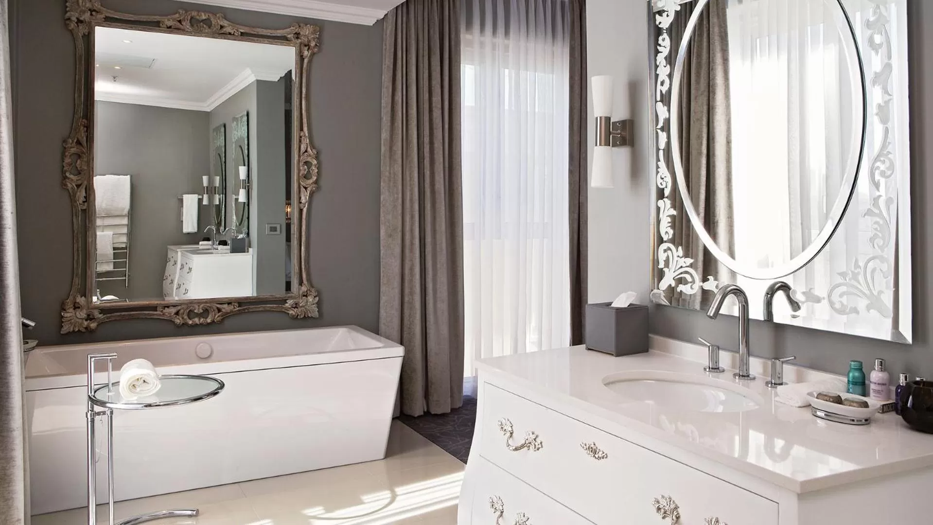 Queen Victoria Hotel by NEWMARK