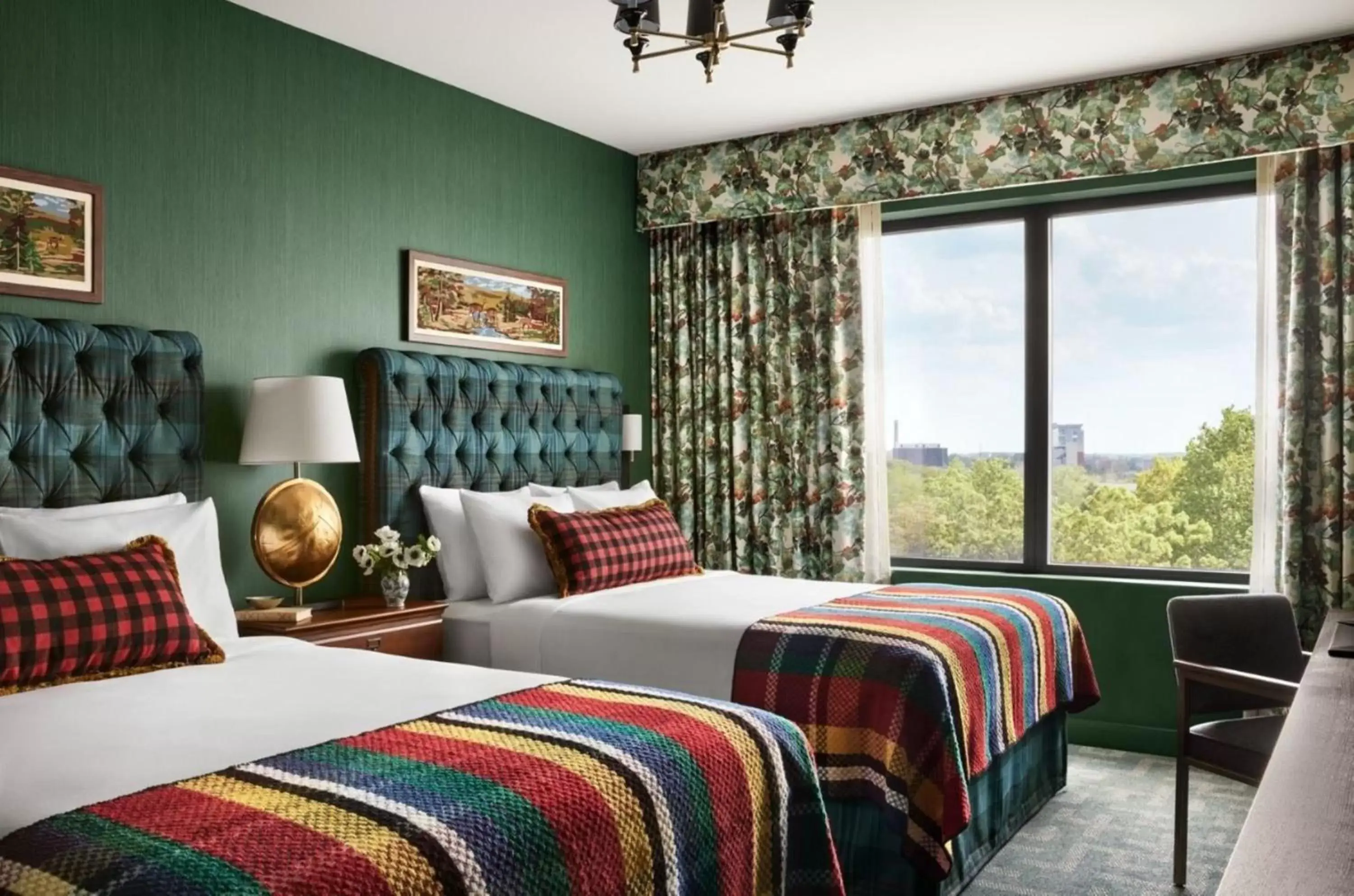 Superior Queen Room with Two Queen Beds in Graduate by Hilton East Lansing Superior Queen Room with Two Queen Beds in Graduate by Hilton East Lansing