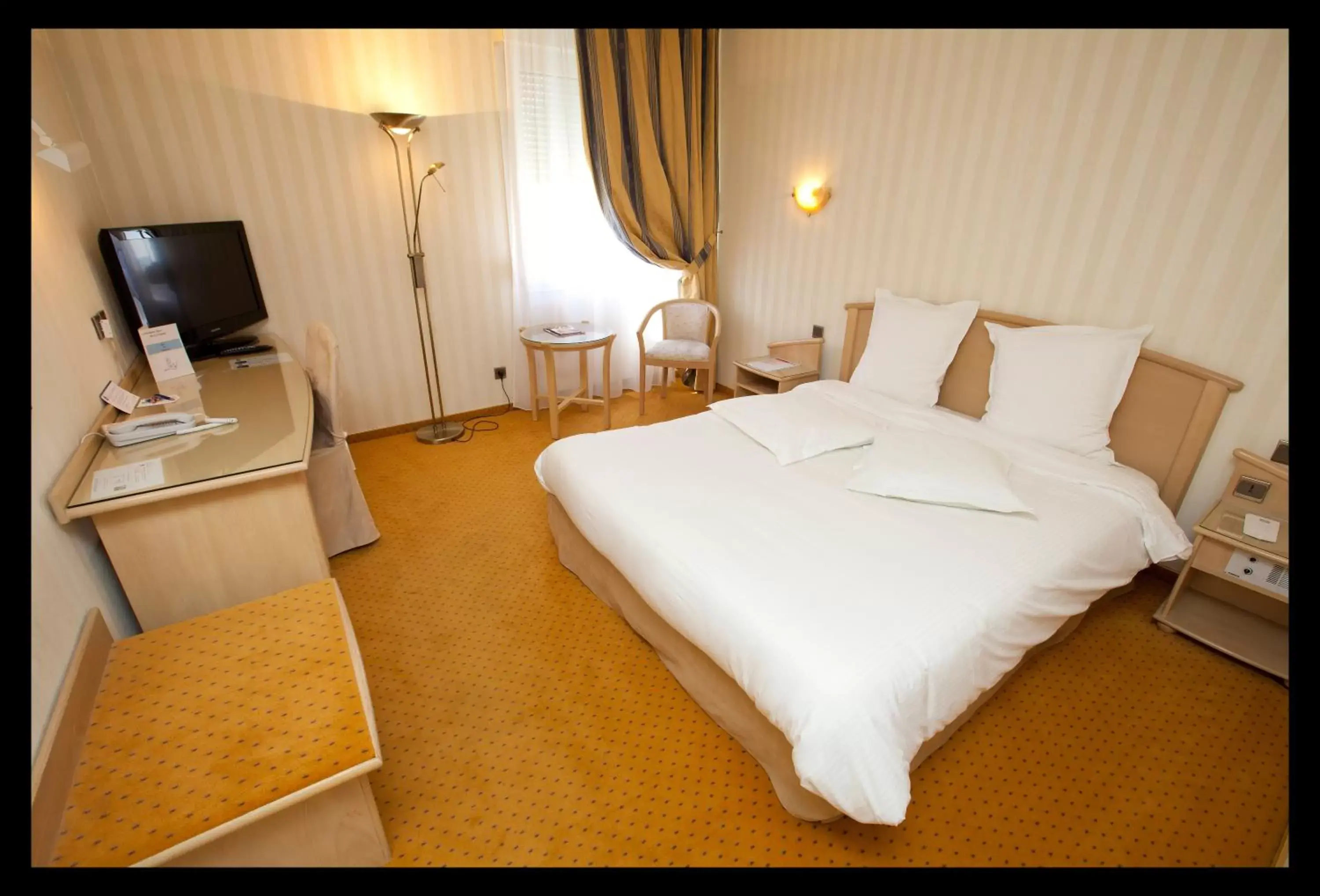 Bed in Best Western Plus La Fayette Hotel et SPA