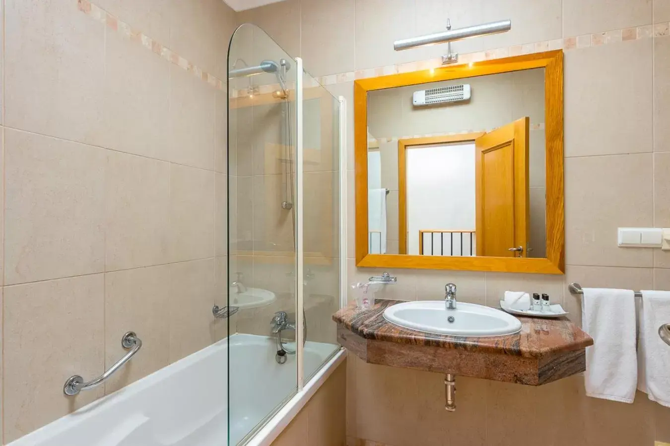 Bathroom in Pestana Palm Gardens Bathroom in Pestana Palm Gardens