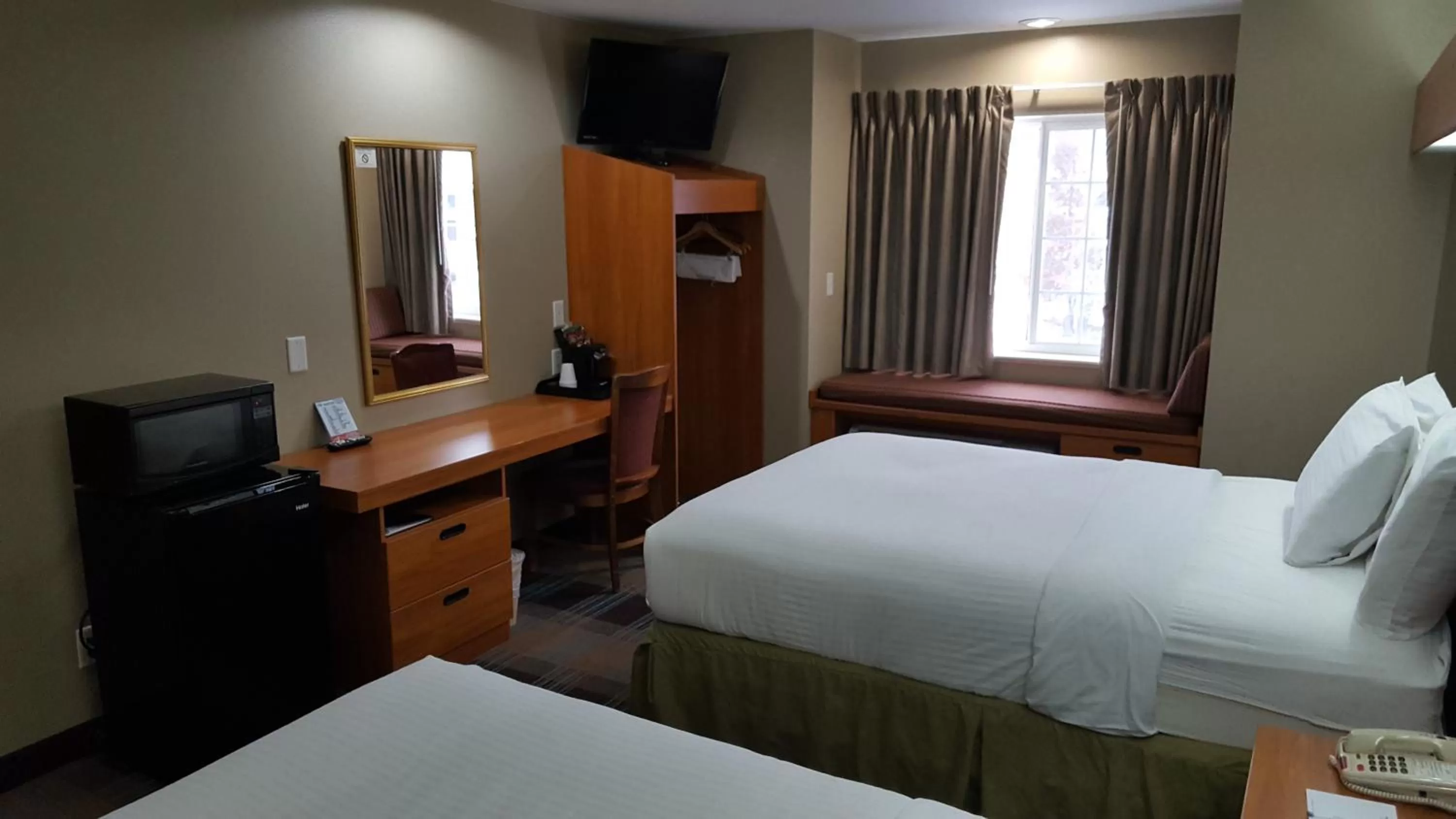 Photo of the whole room, Bed in Microtel Inn & Suites by Wyndham Bozeman