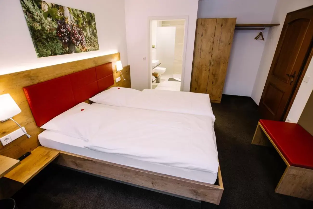 Double Room - single occupancy in Hotel Restaurant Lamm Rosswag Double Room - single occupancy in Hotel Restaurant Lamm Rosswag