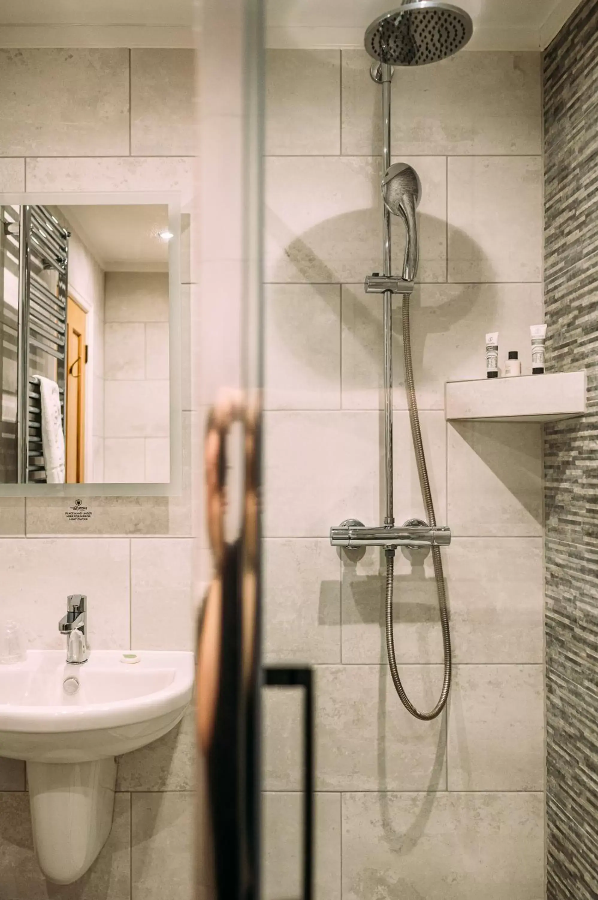 Shower, Bathroom in The Queens Hotel