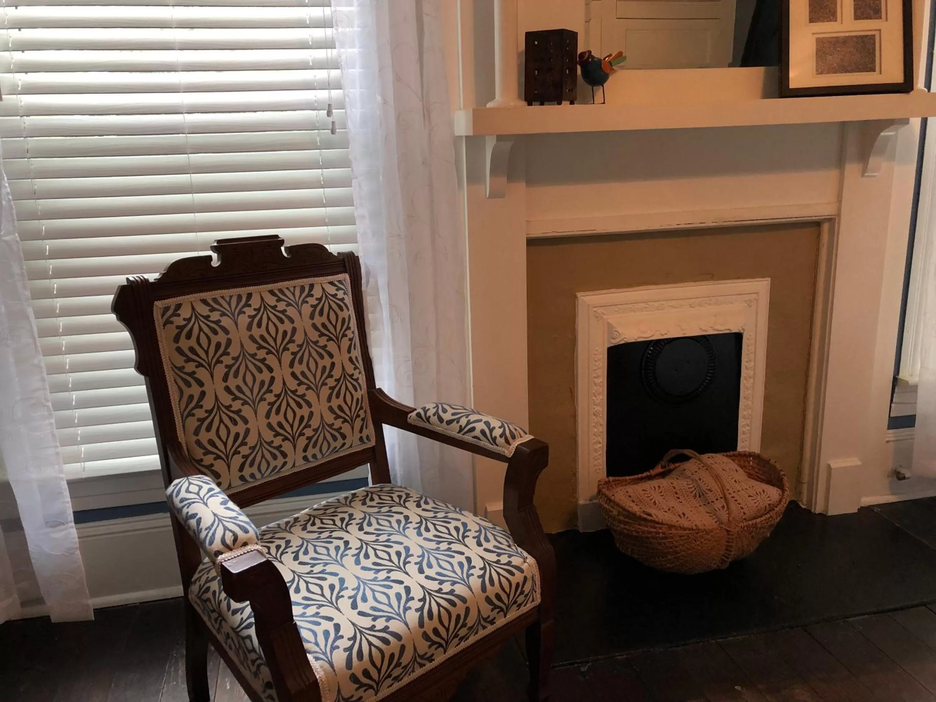 Decorative detail, Seating Area in Magnolia House & Gardens B&B