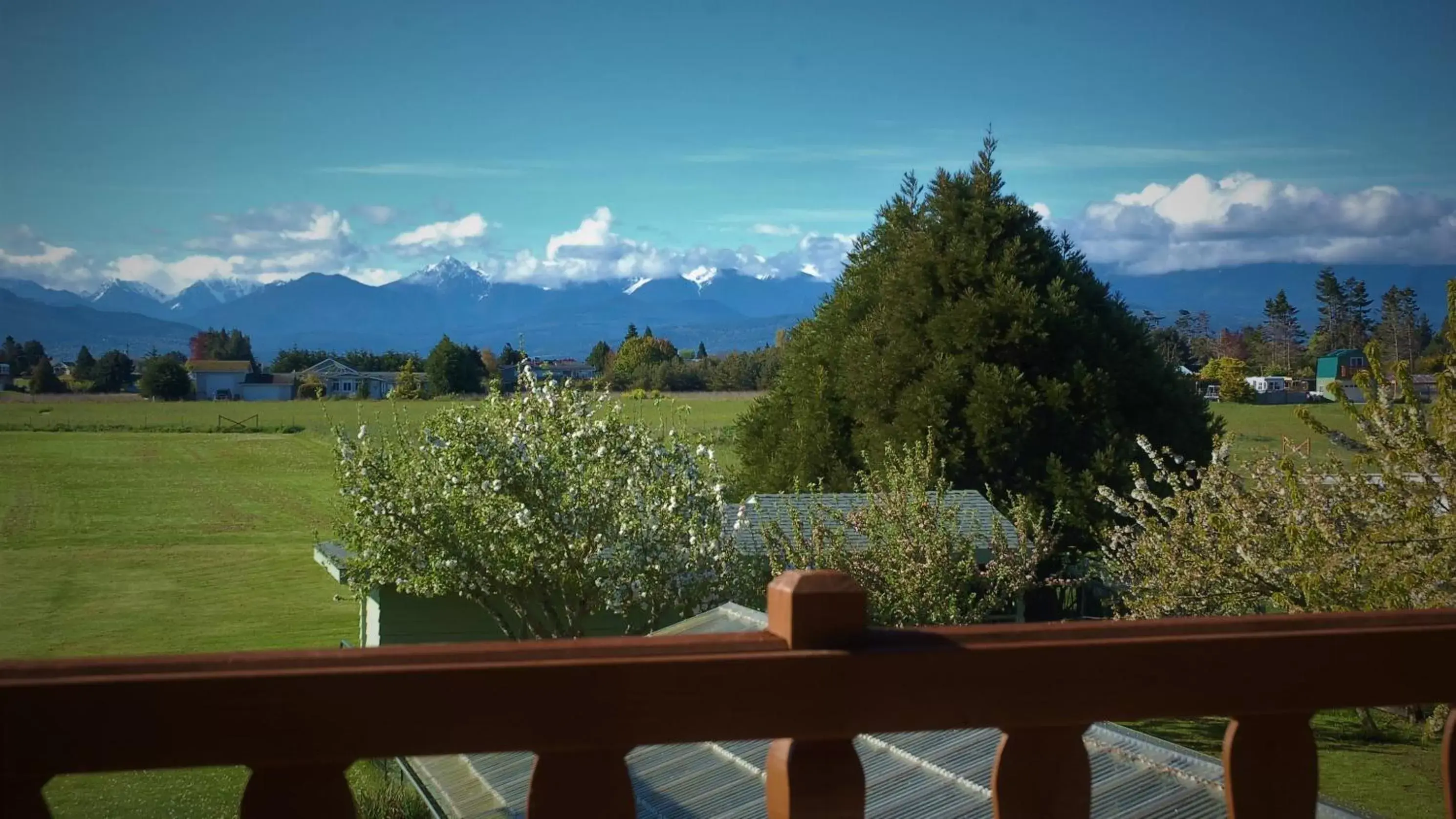 Two-Bedroom Chalet in Greenhouse Inn by the Bay Two-Bedroom Chalet in Greenhouse Inn by the Bay