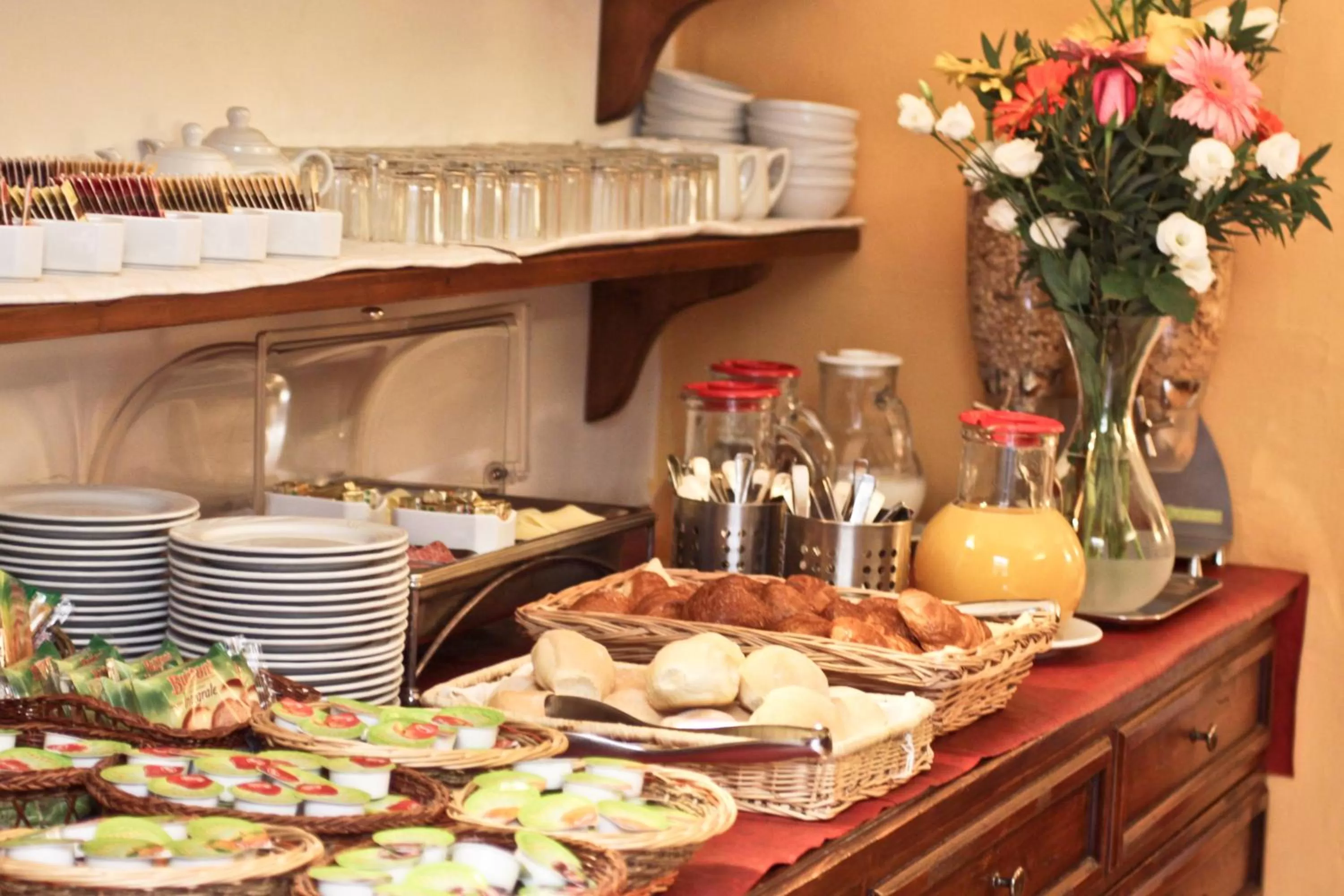 Food and drinks in Hotel Nizza