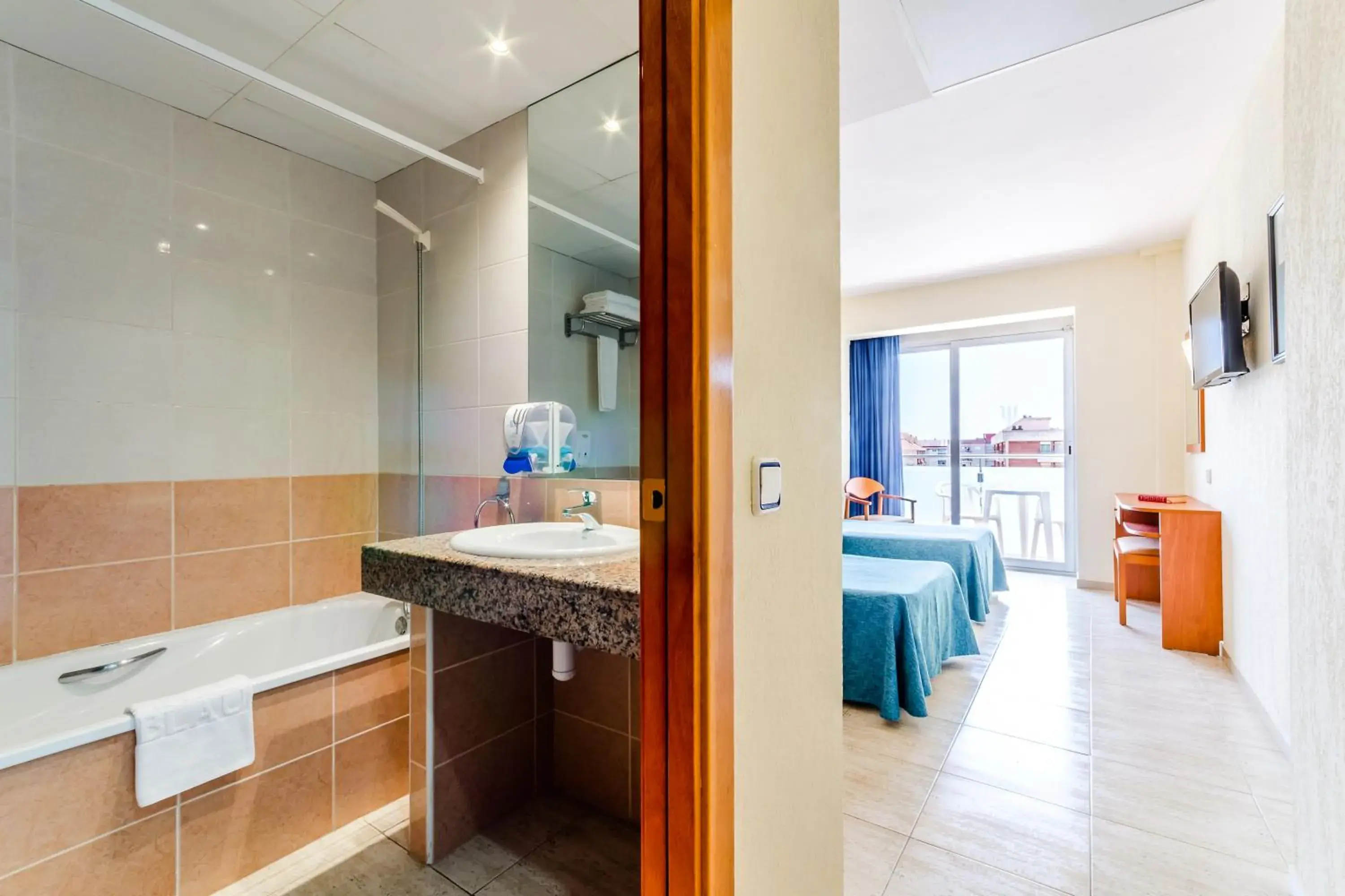 Bedroom, Bathroom in Hotel Mar Blau