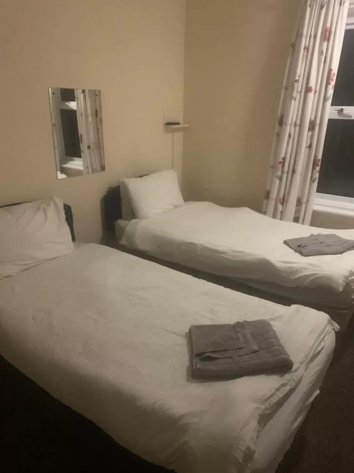 Twin Room in Lucena Hotel Twin Room in Lucena Hotel