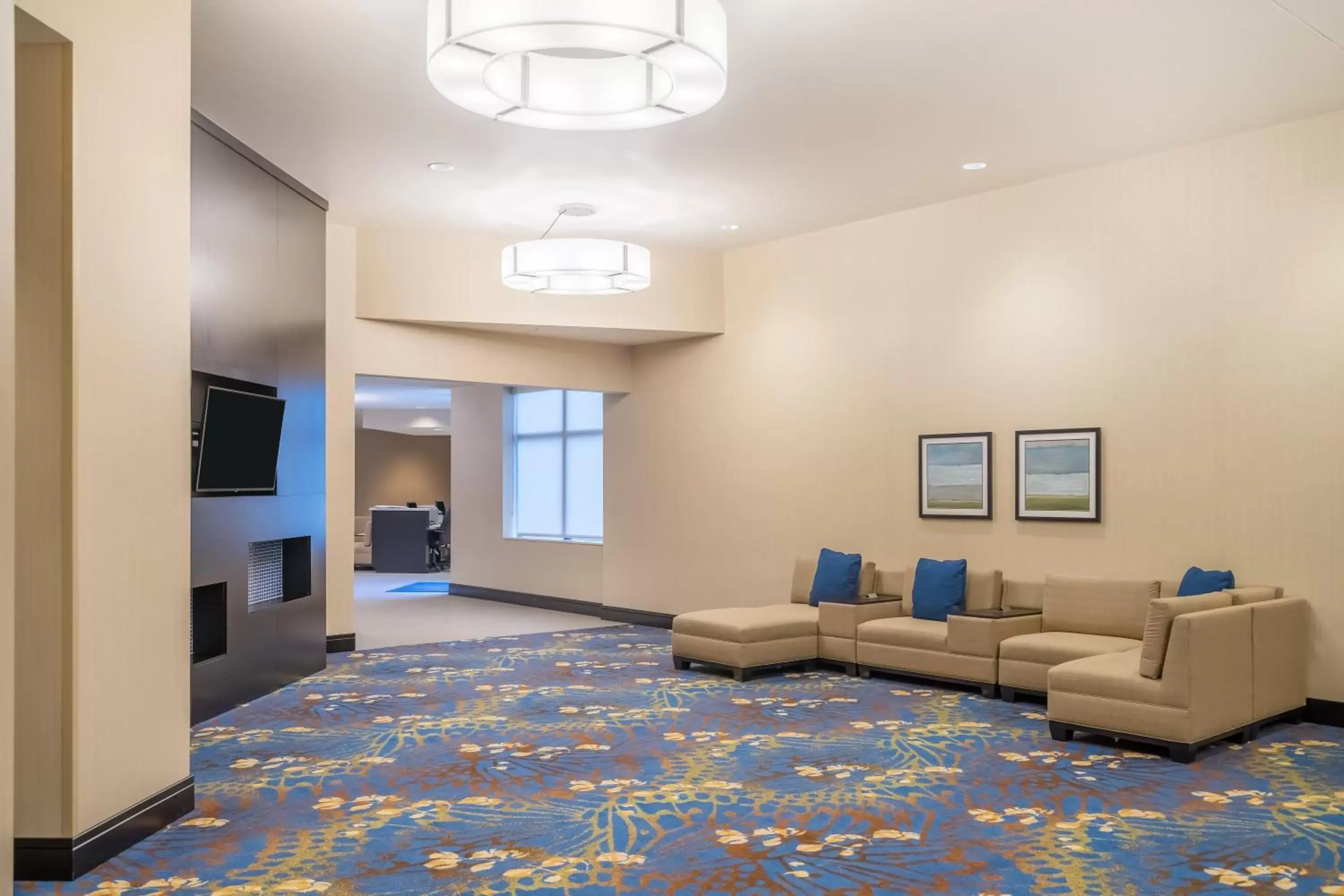 Property building, Seating Area in Holiday Inn - Terre Haute, an IHG Hotel