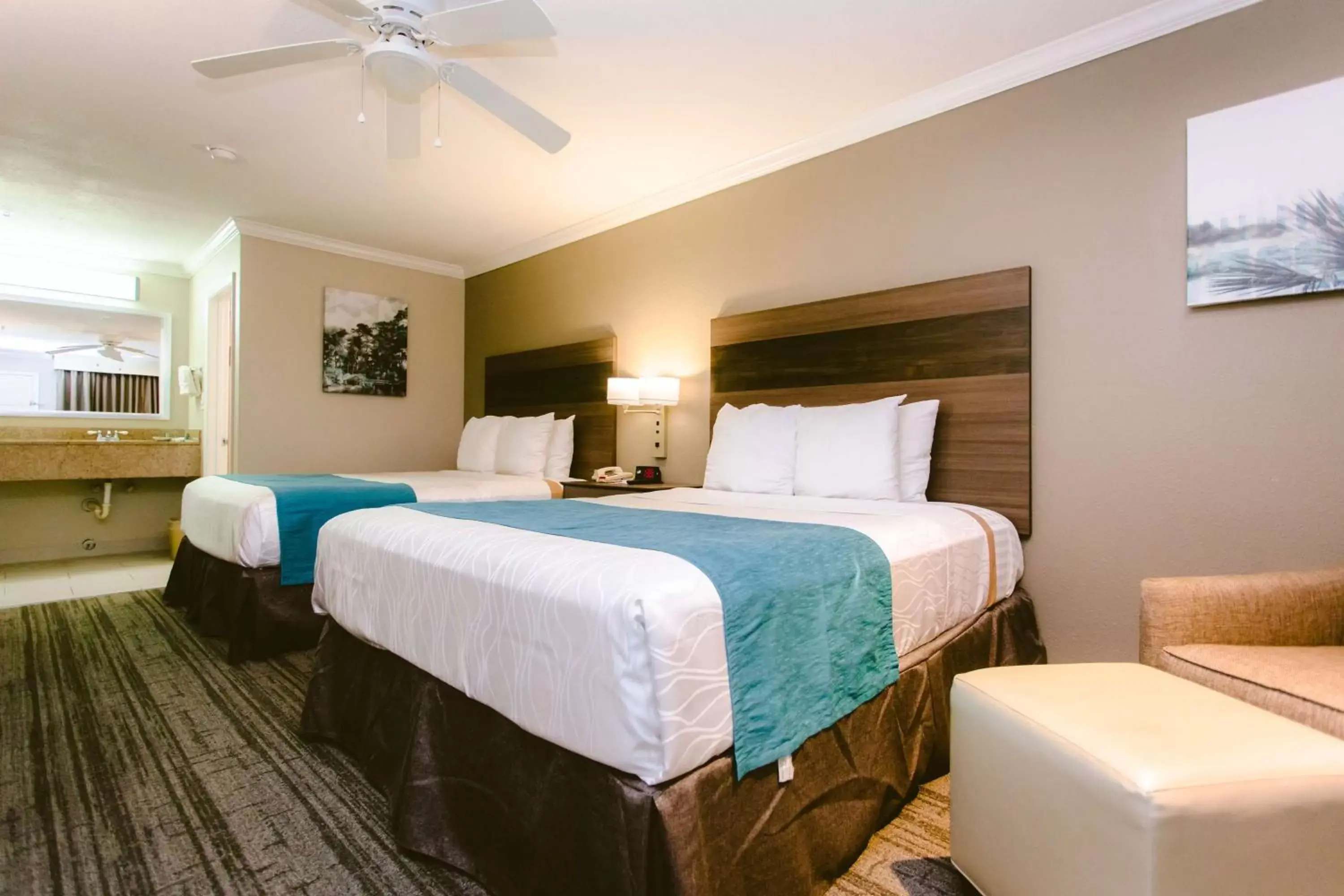 Photo of the whole room, Bed in Best Western Pearland Inn Photo of the whole room, Bed in Best Western Pearland Inn