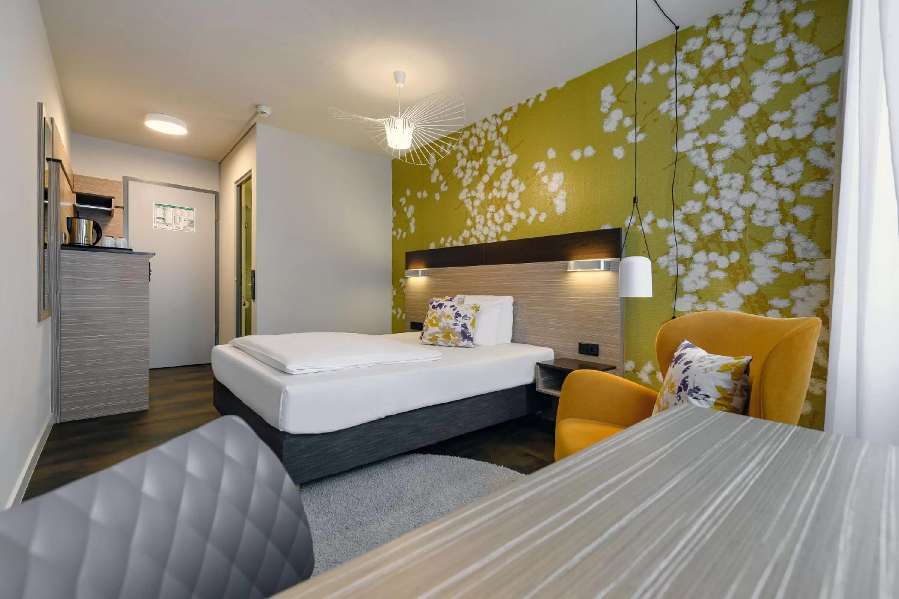 Bedroom, Bed in Mercure Hotel Stuttgart Gerlingen