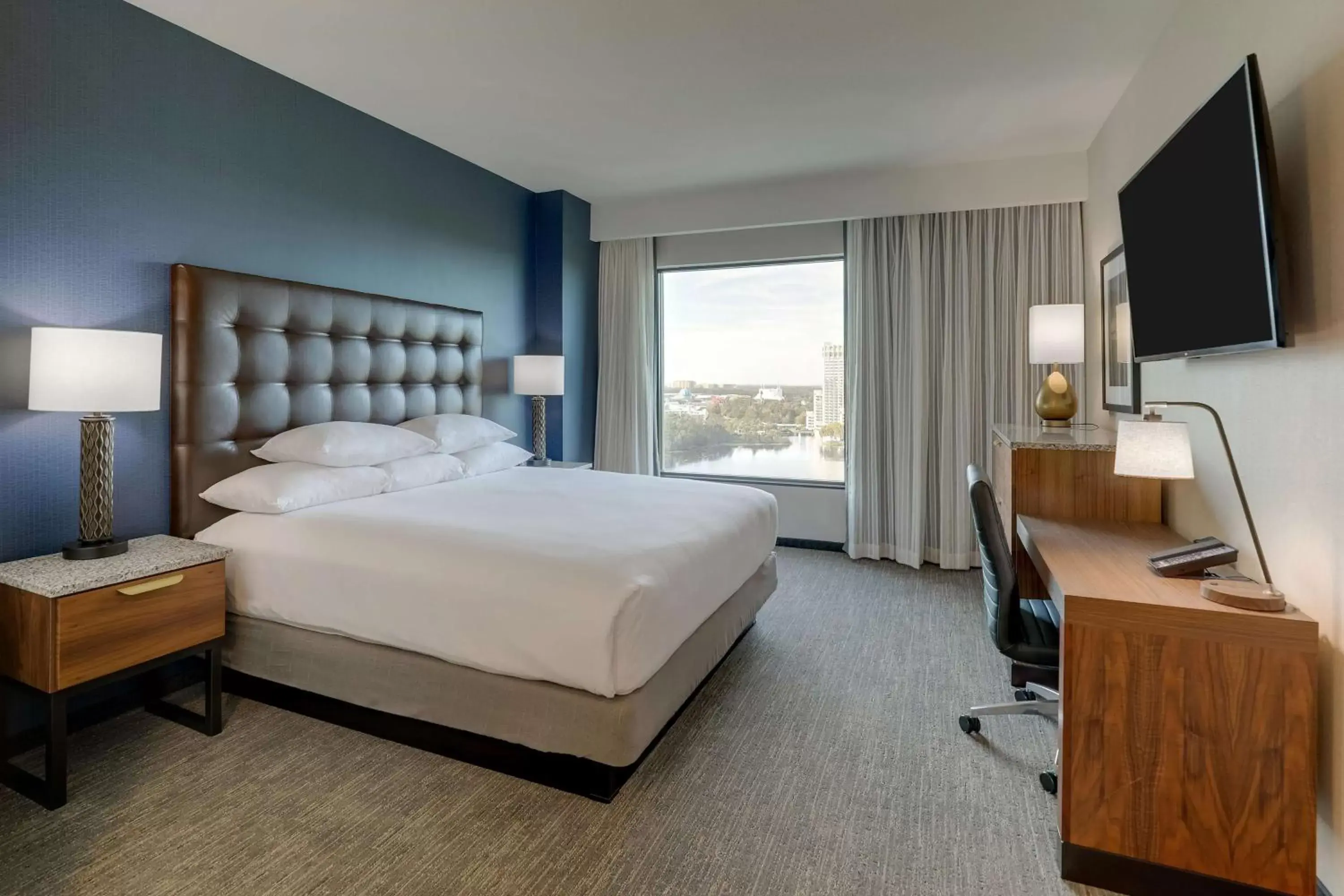 Bedroom in Drury Plaza Hotel Orlando - Disney Springs Area
