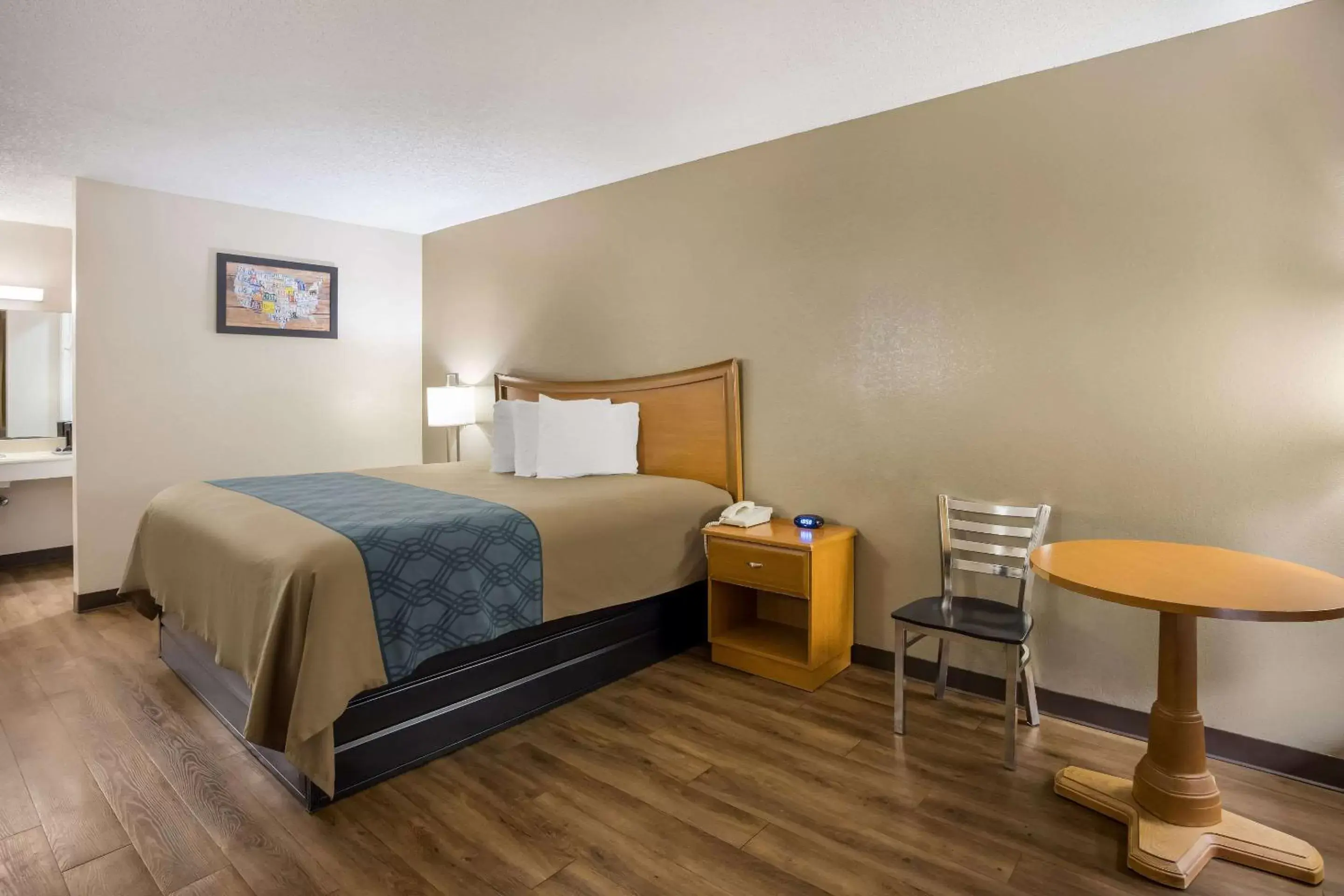 Bedroom, Bed in Econo Lodge Live Oak