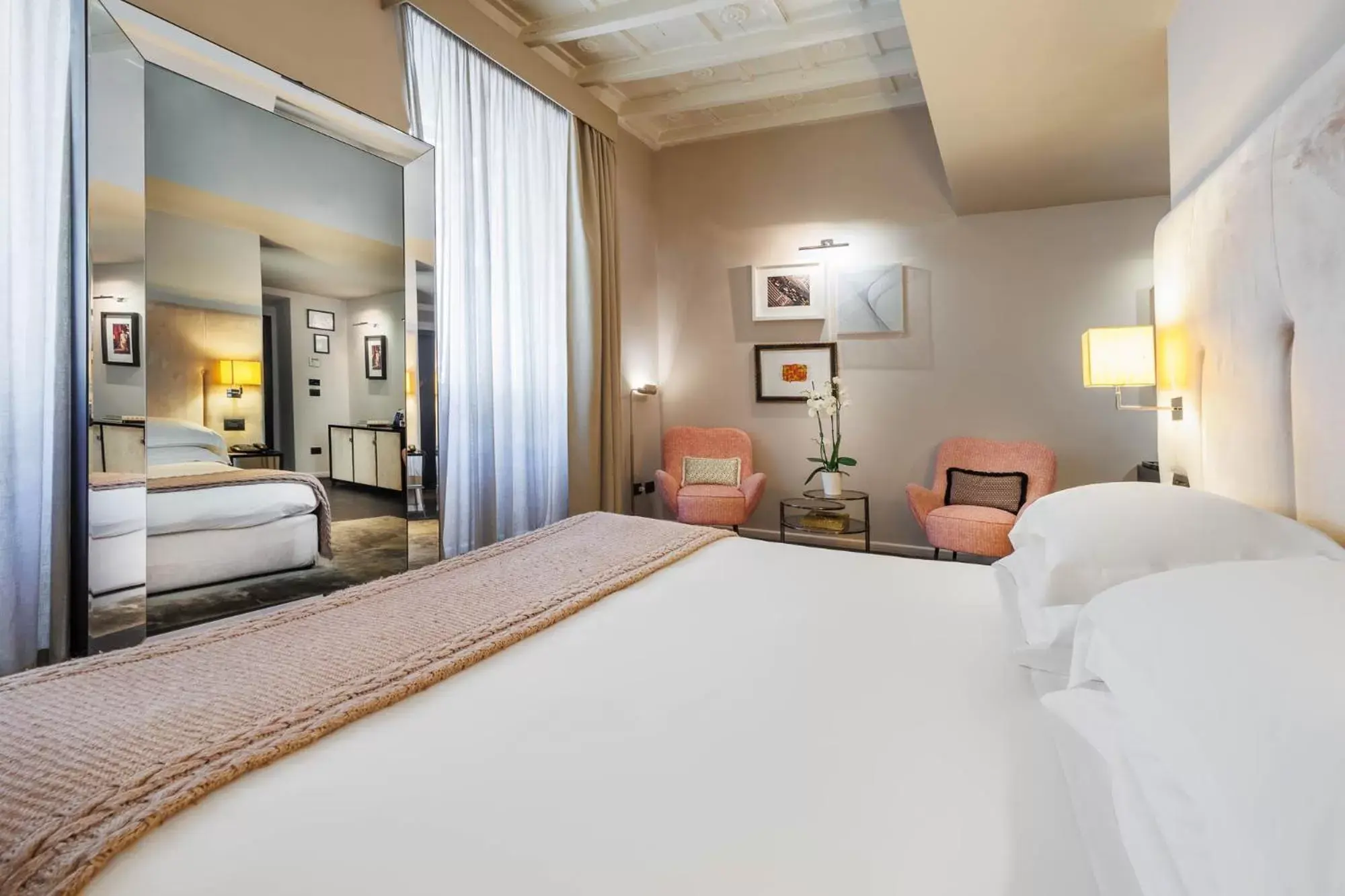 Bed in DOM Hotel Roma - Preferred Hotels & Resorts