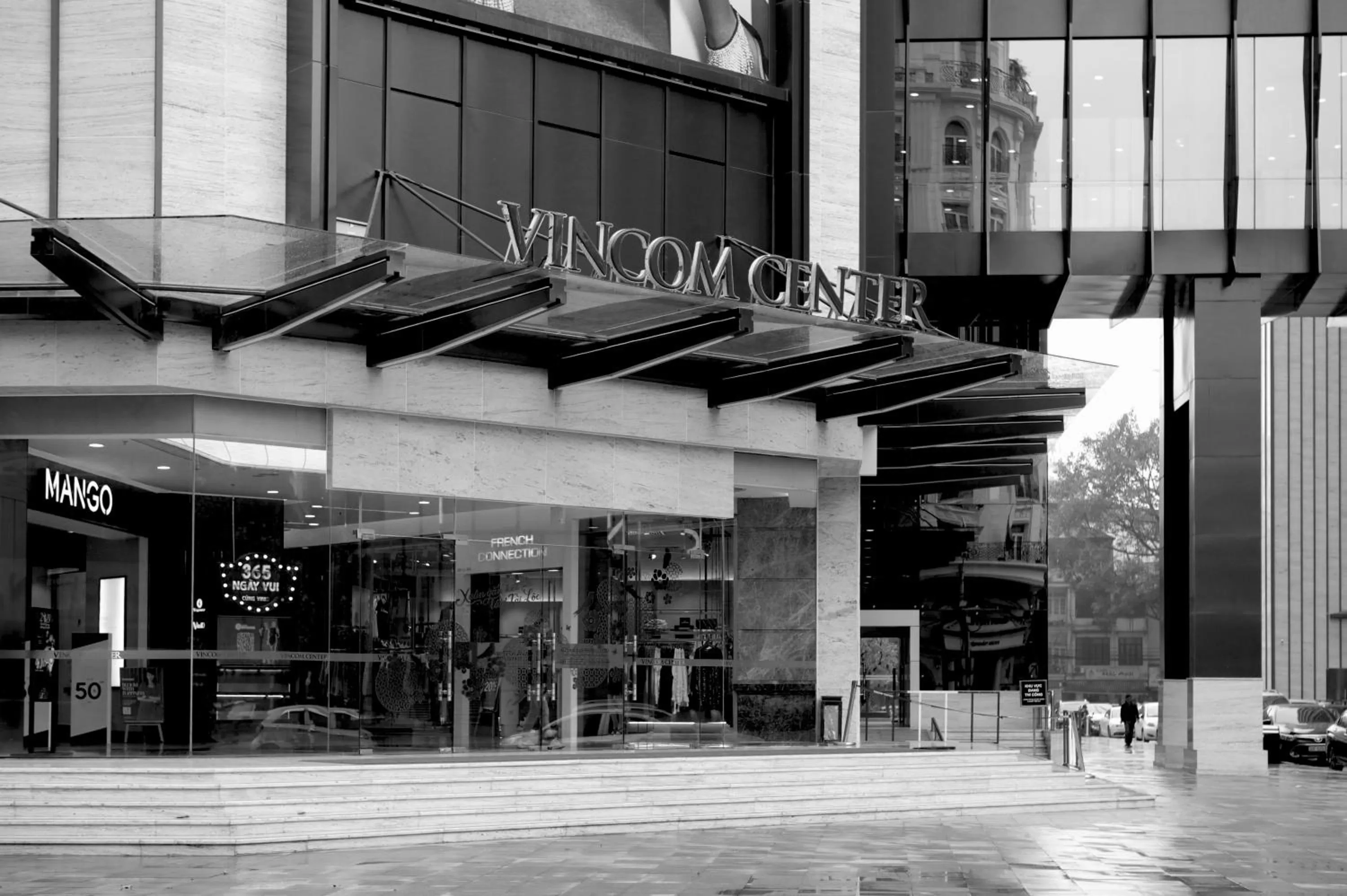 Restaurant/places to eat in The First Ba Trieu