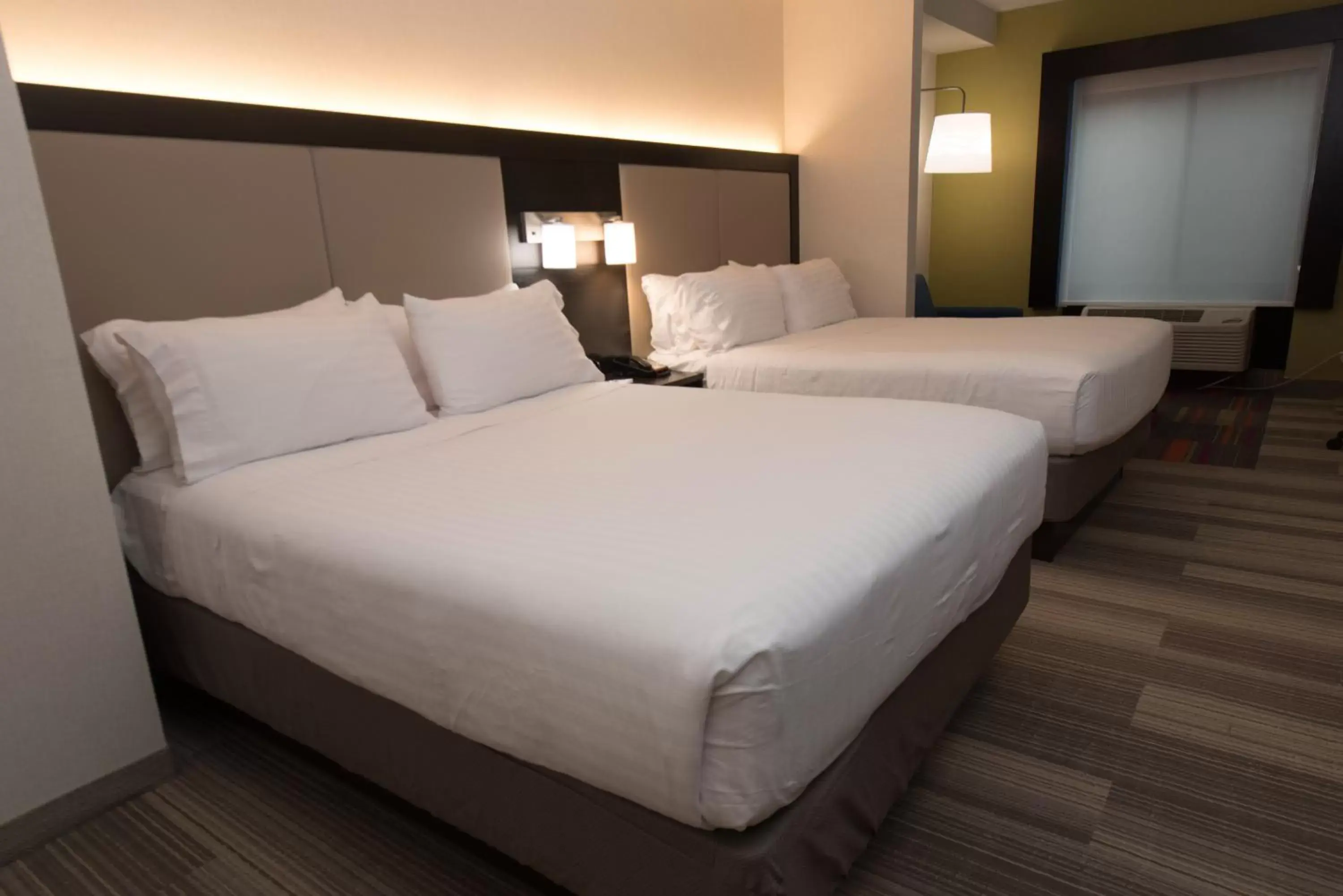 Photo of the whole room, Bed in Holiday Inn Express Hotel & Suites Erie - North East, an IHG Hotel