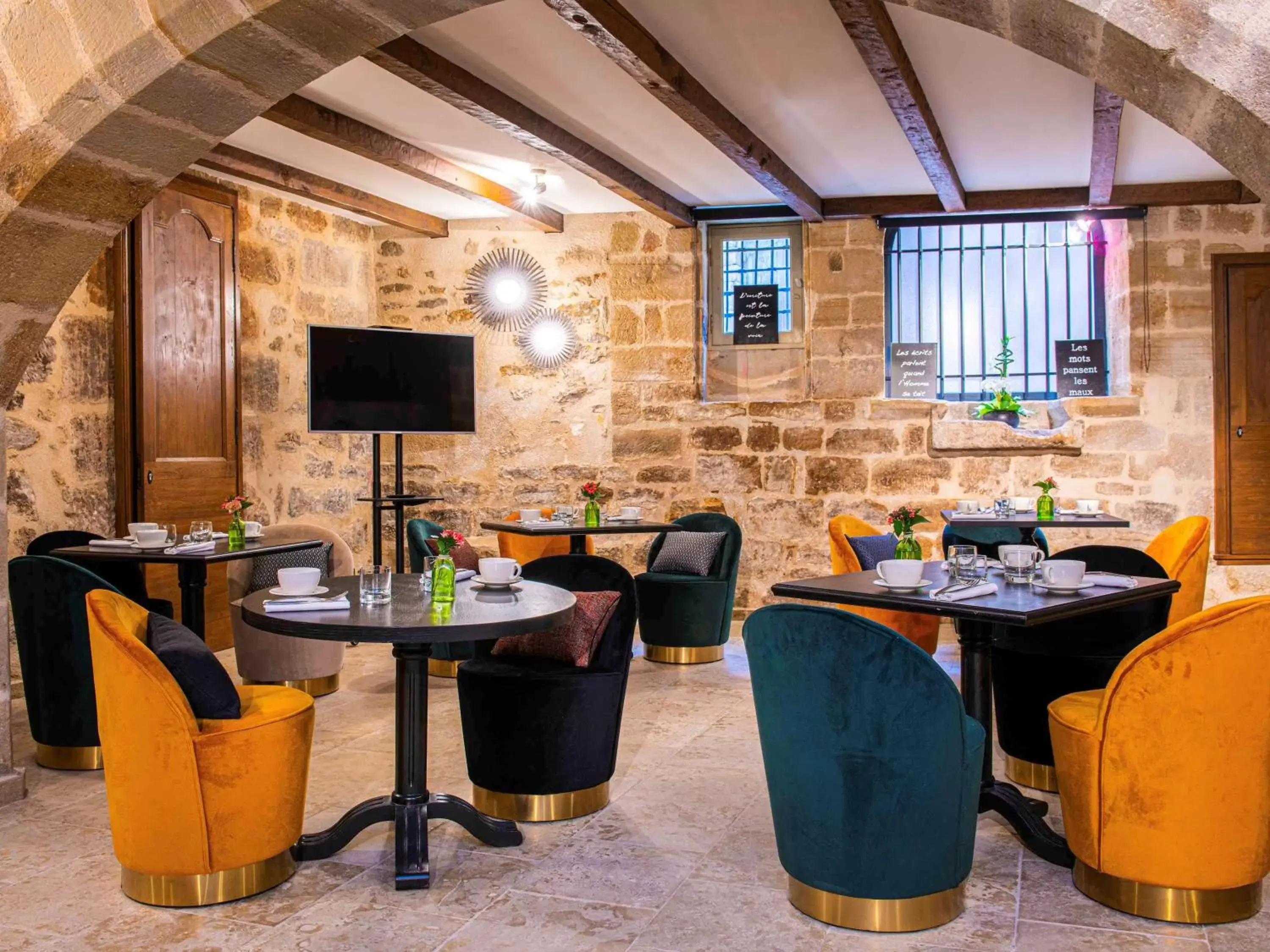 Restaurant/Places to Eat in Mercure Figeac Viguier du Roy